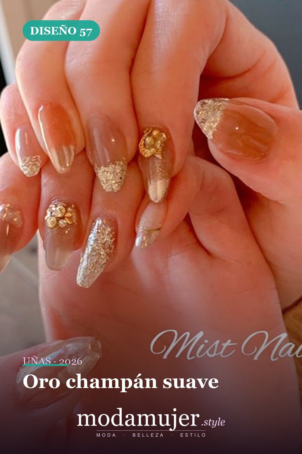 Oro champán suave — 54 Diseños de uñas doradas para tu próxima visita al salón