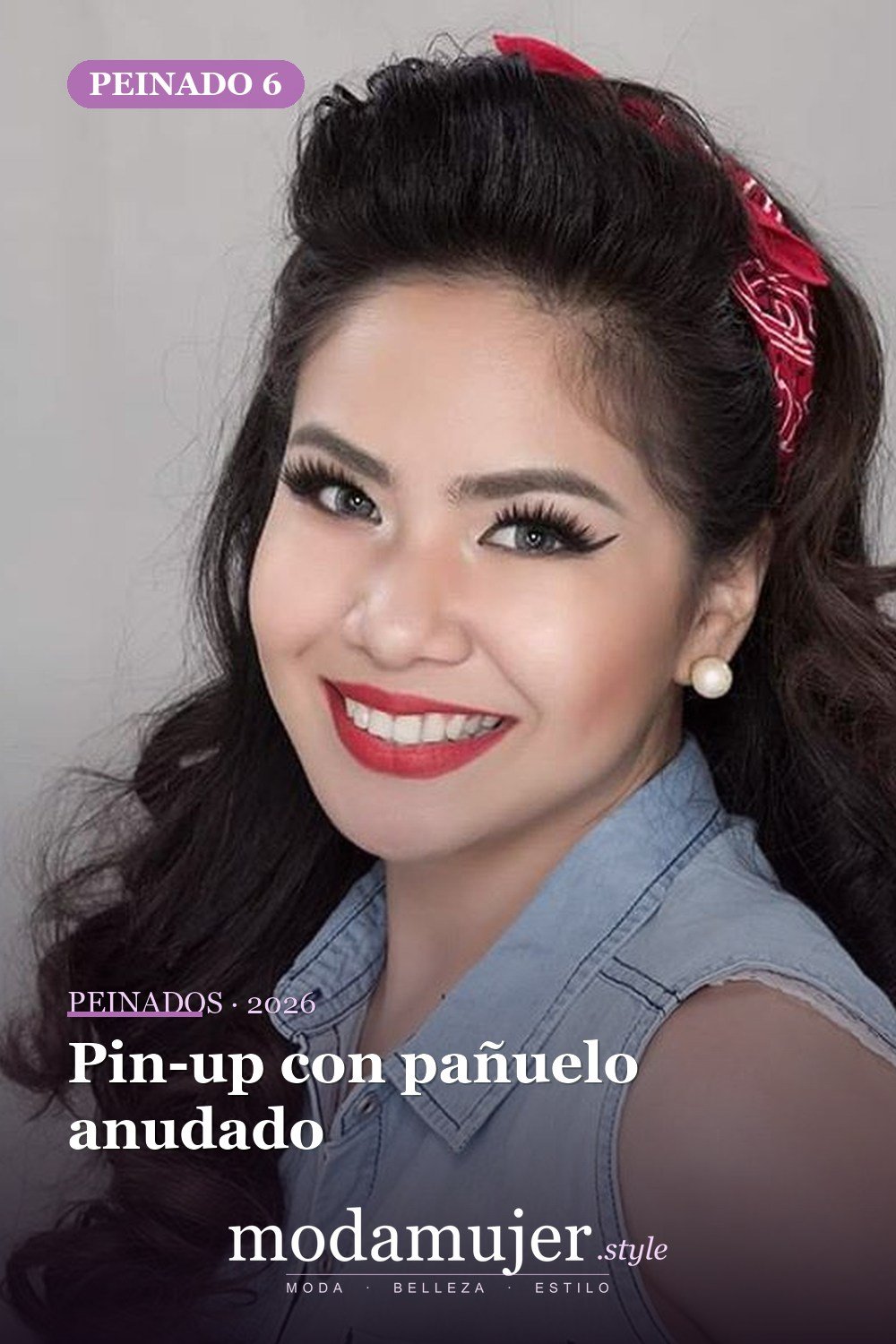 Pin-up con pañuelo anudado — 54 mejores peinados estilo años 50: rockabilly y pin-up