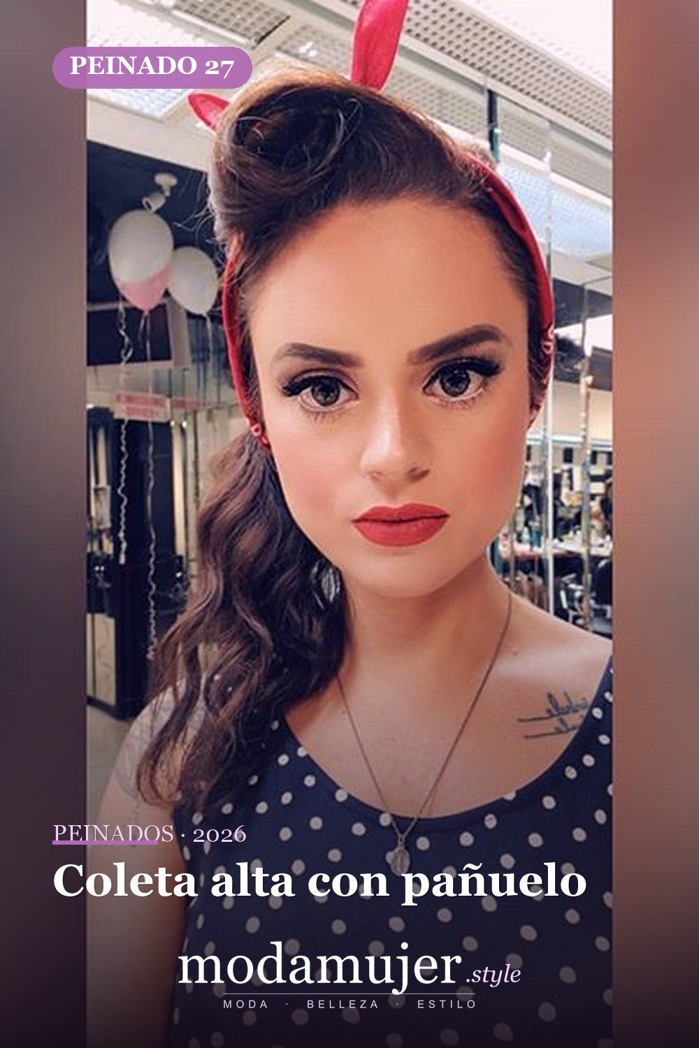 Coleta alta con pañuelo — 54 mejores peinados estilo años 50: rockabilly y pin-up