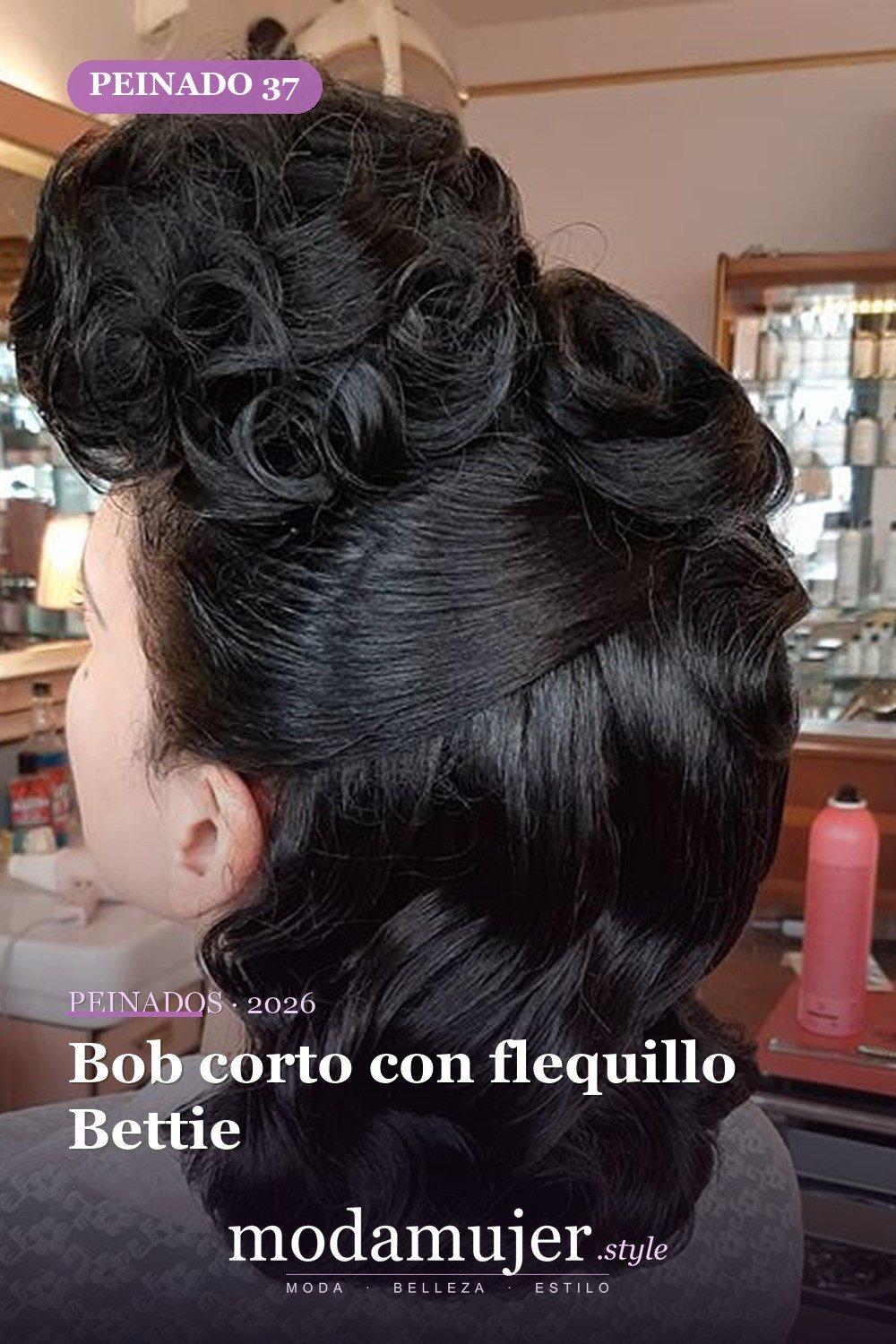 Bob corto con flequillo Bettie — 54 mejores peinados estilo años 50: rockabilly y pin-up