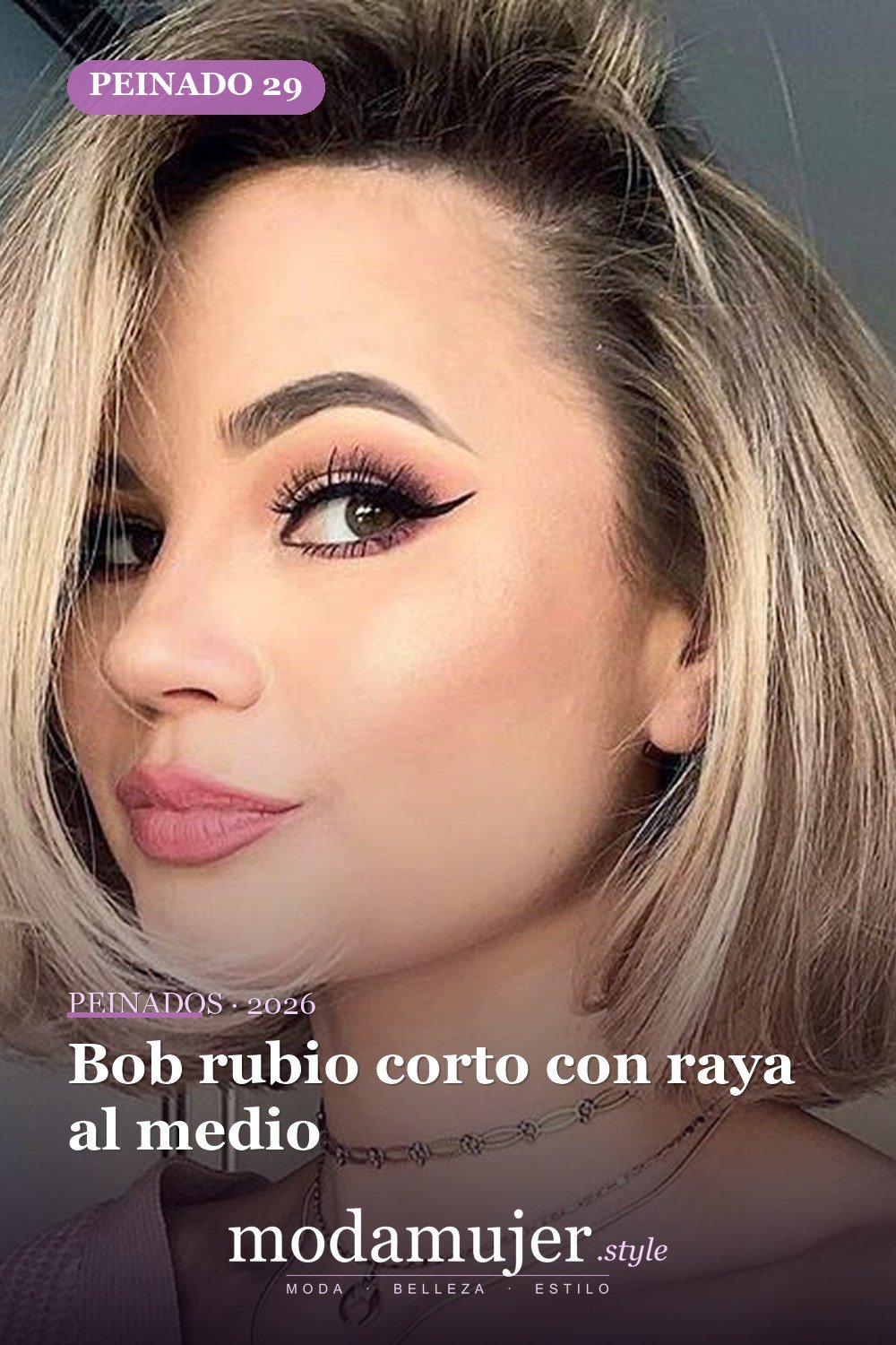 Bob rubio corto con raya al medio — 54 peinados cortos rubios de moda