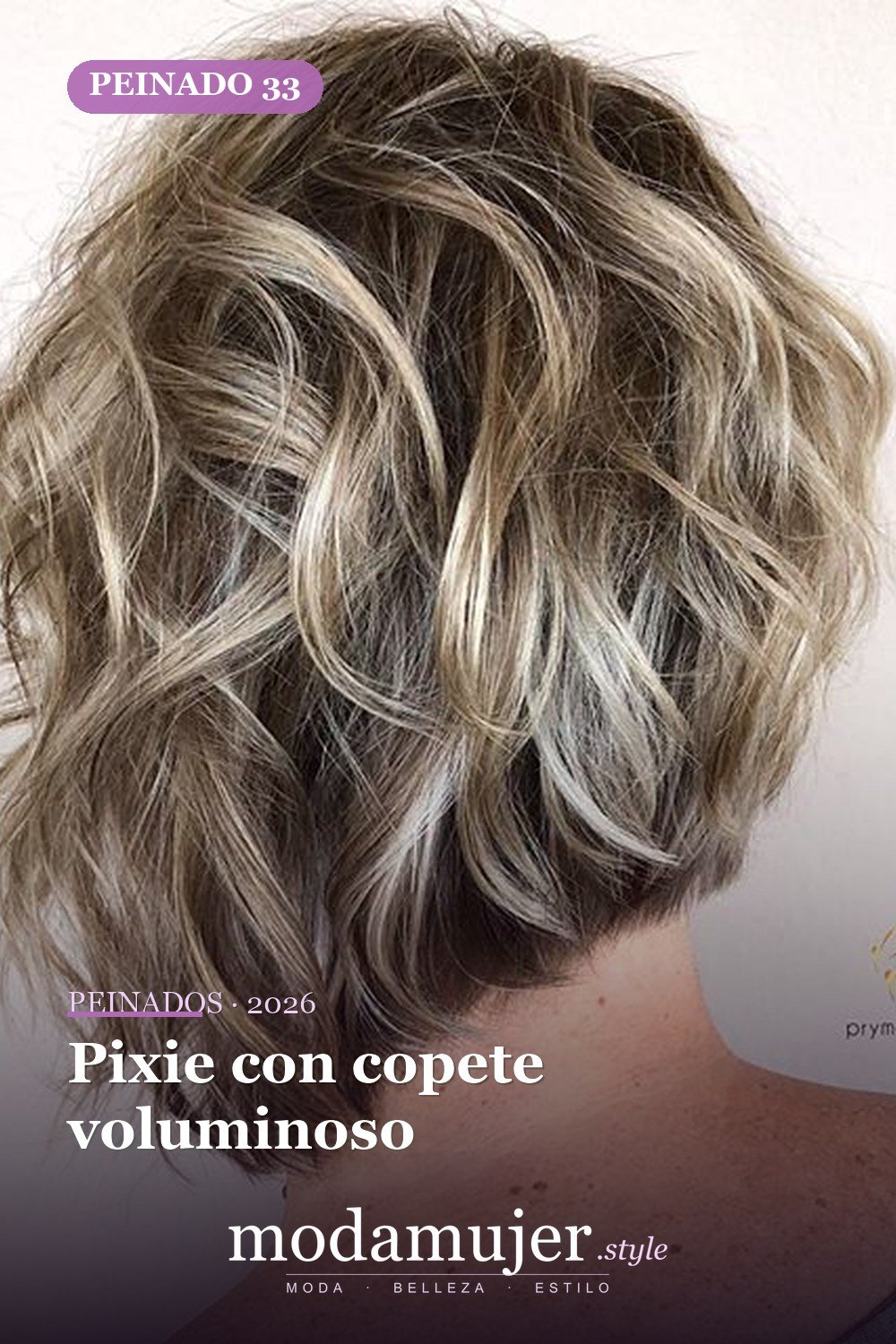 Pixie con copete voluminoso — 54 peinados de moda de 40 para mujeres