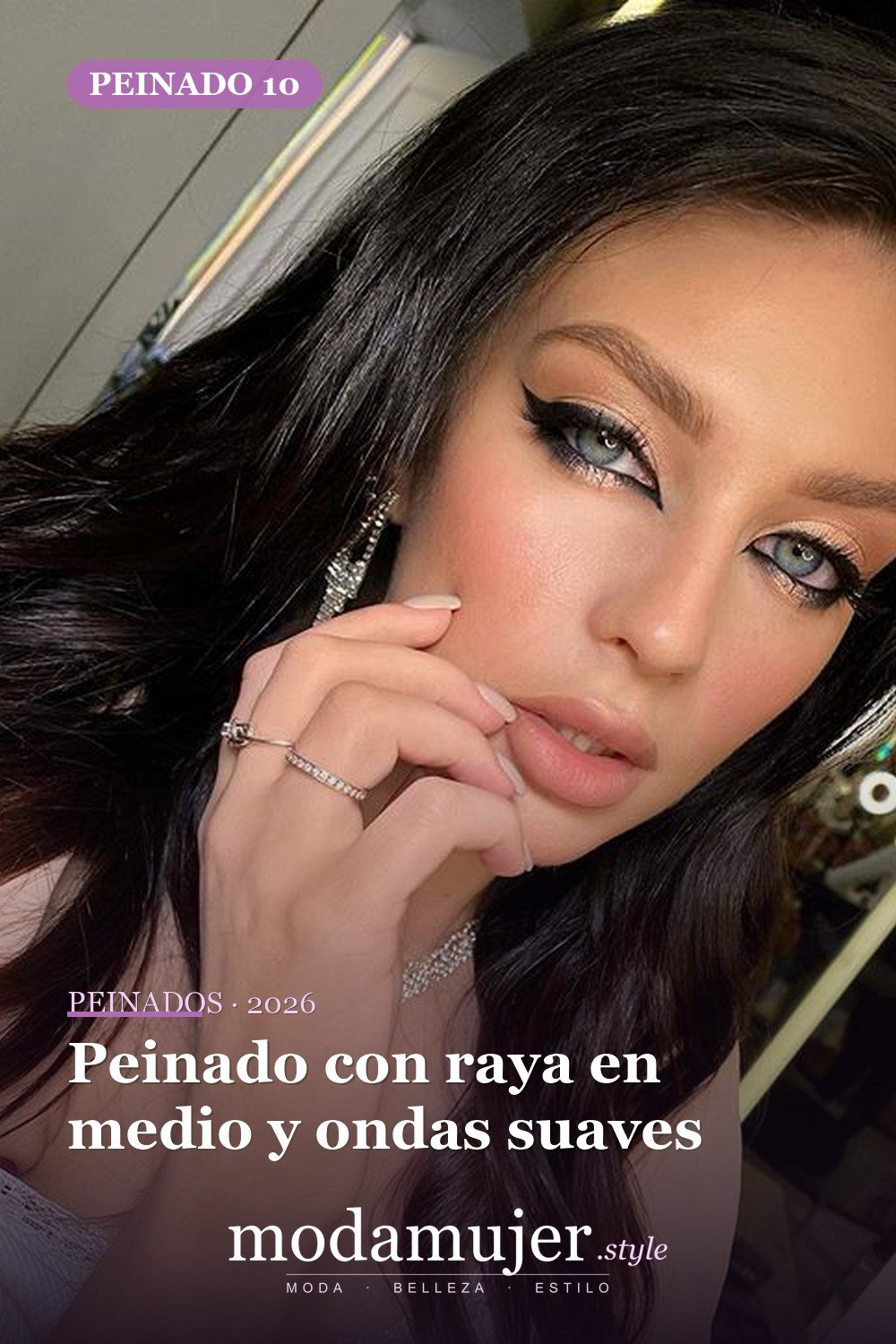 Peinado con raya en medio y ondas suaves — 56 peinados favorecedores para rostro alargado y estrecho
