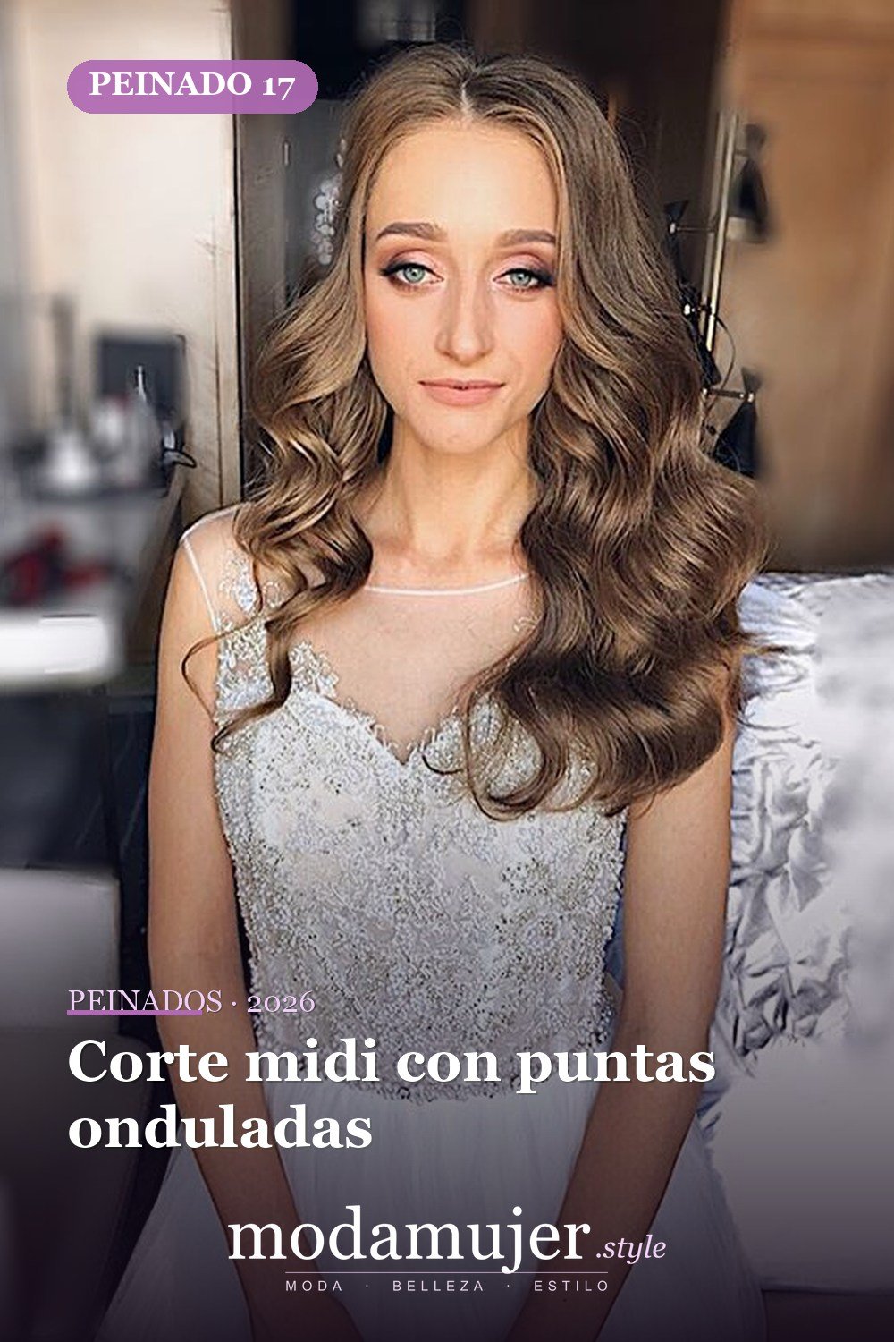 Corte midi con puntas onduladas — 56 peinados favorecedores para rostro alargado y estrecho