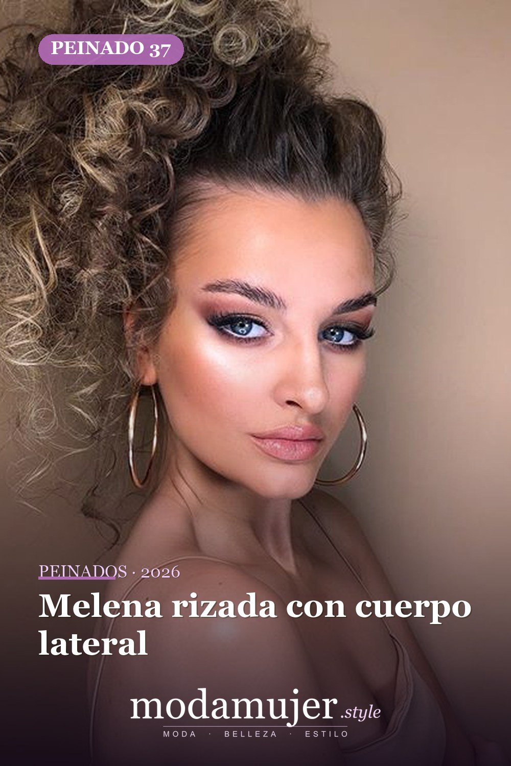 Melena rizada con cuerpo lateral — 56 peinados favorecedores para rostro alargado y estrecho