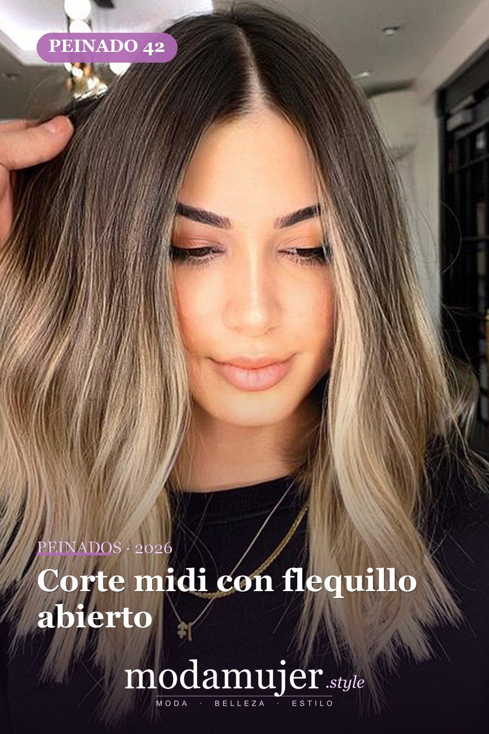 Corte midi con flequillo abierto — 56 peinados favorecedores para rostro alargado y estrecho