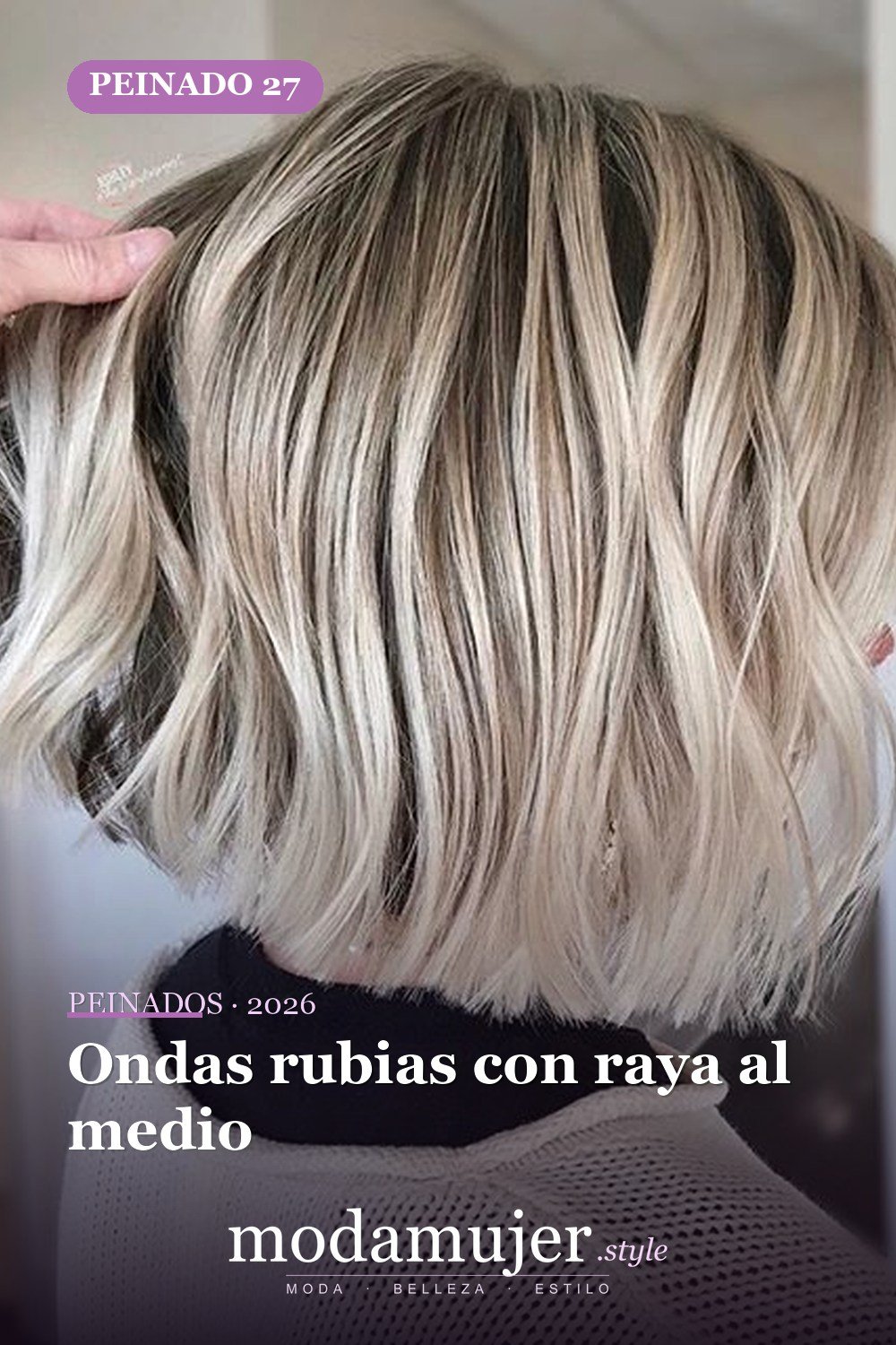 Ondas rubias con raya al medio — 58 increíbles peinados rubios que te hacen elegante