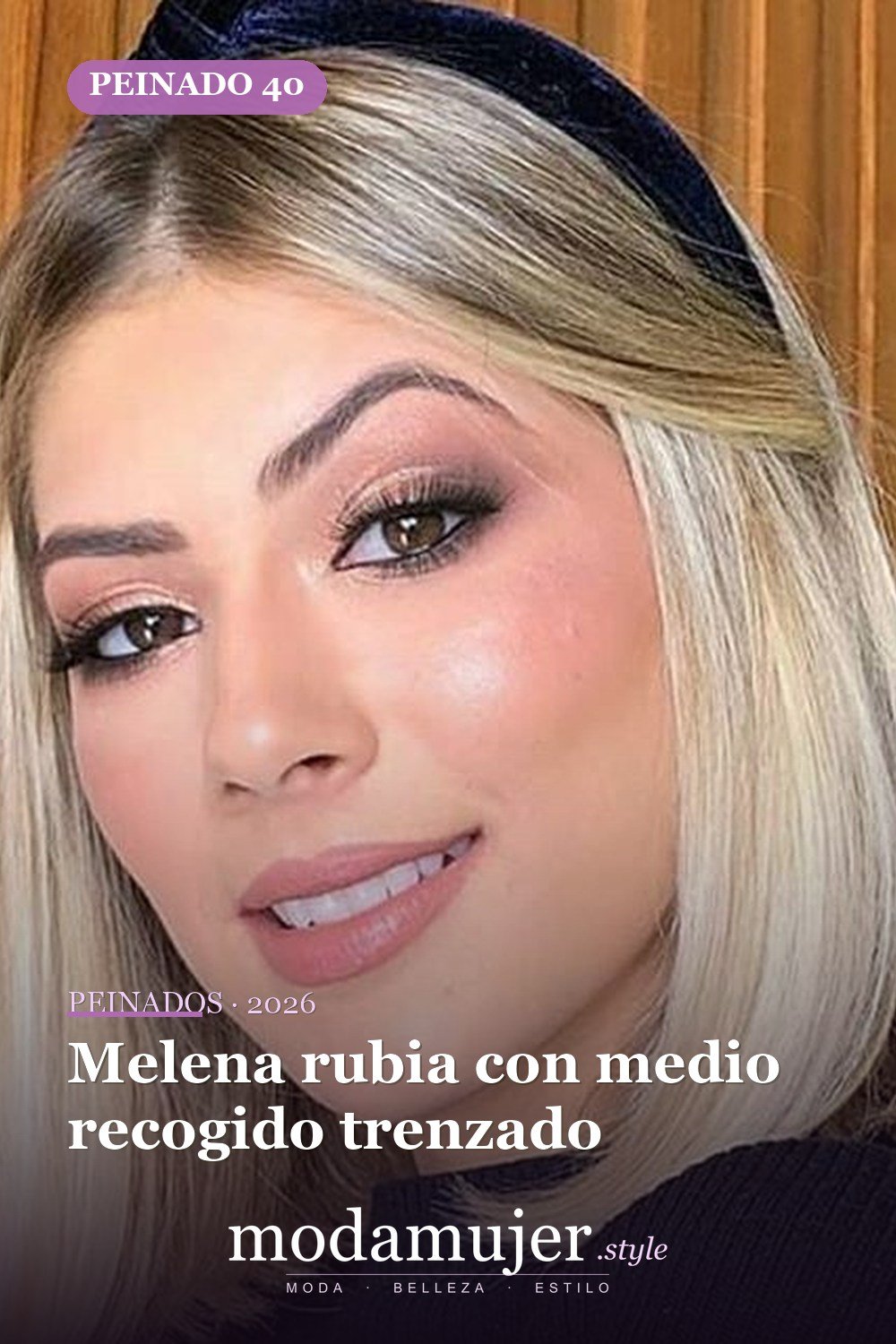 Melena rubia con medio recogido trenzado — 58 increíbles peinados rubios que te hacen elegante