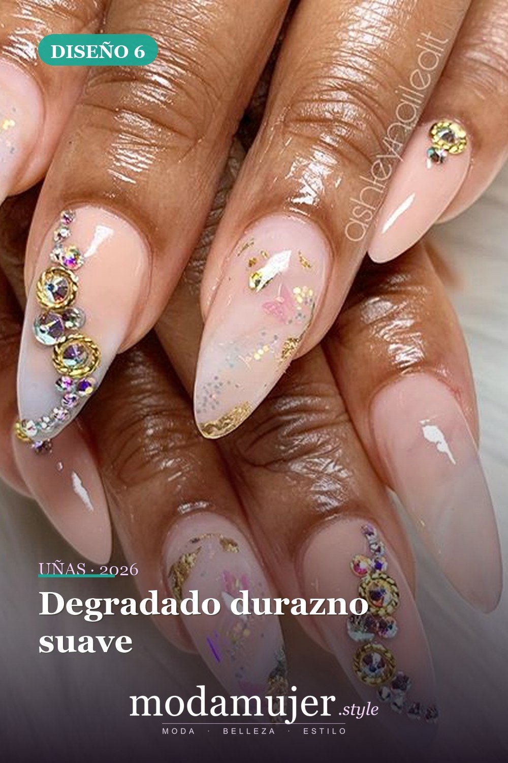 Degradado durazno suave — 60 hermosos diseños de uñas ombre que te encantarán