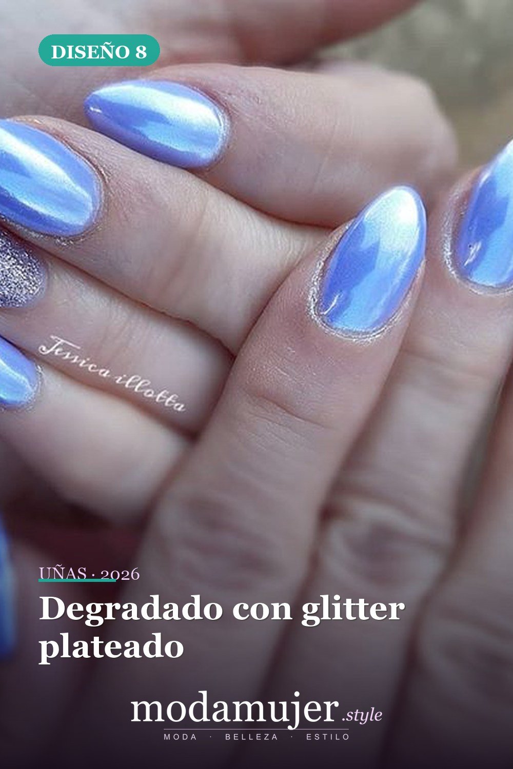 Degradado con glitter plateado — 60 hermosos diseños de uñas ombre que te encantarán