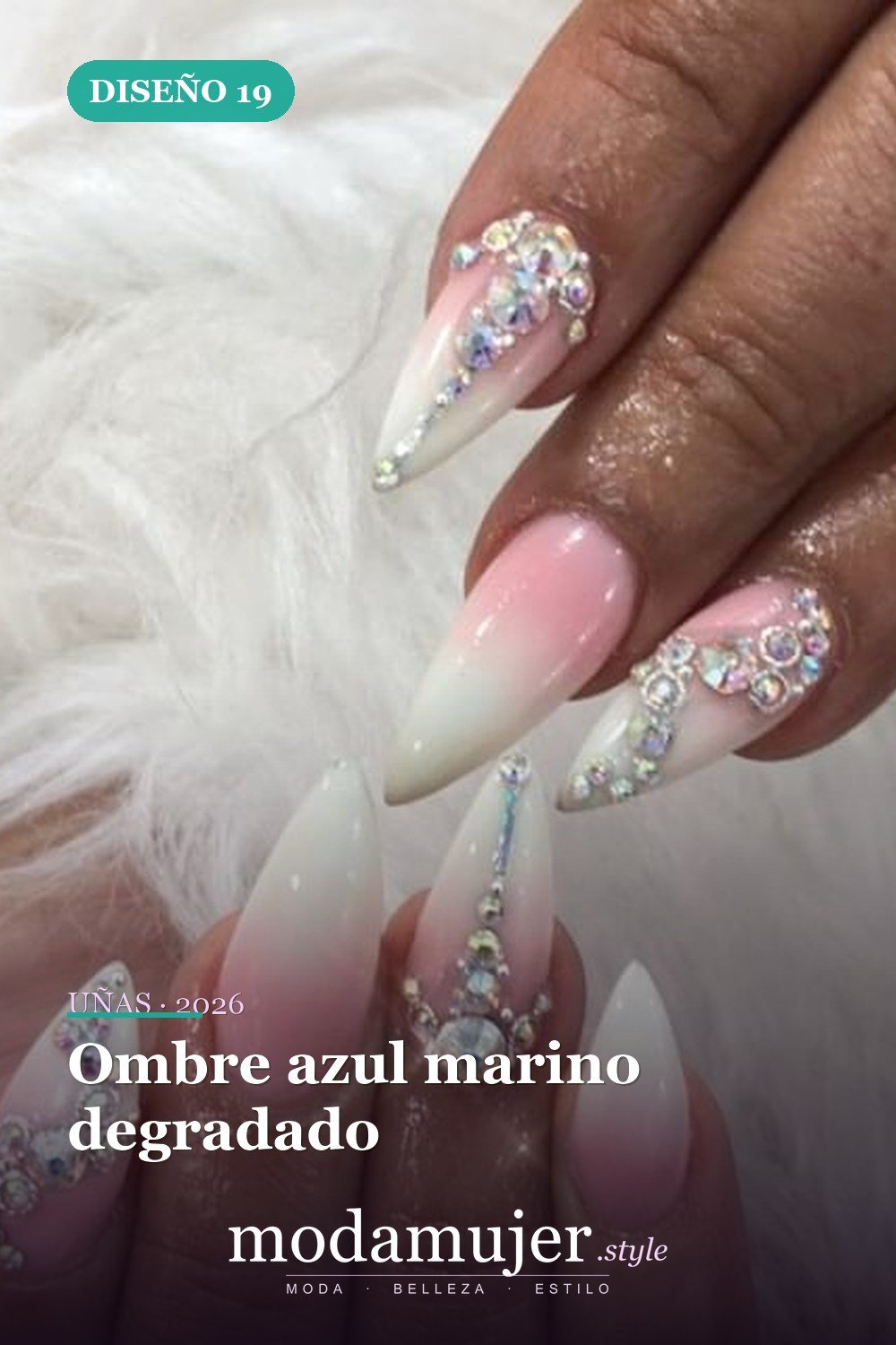Ombre azul marino degradado — 60 hermosos diseños de uñas ombre que te encantarán