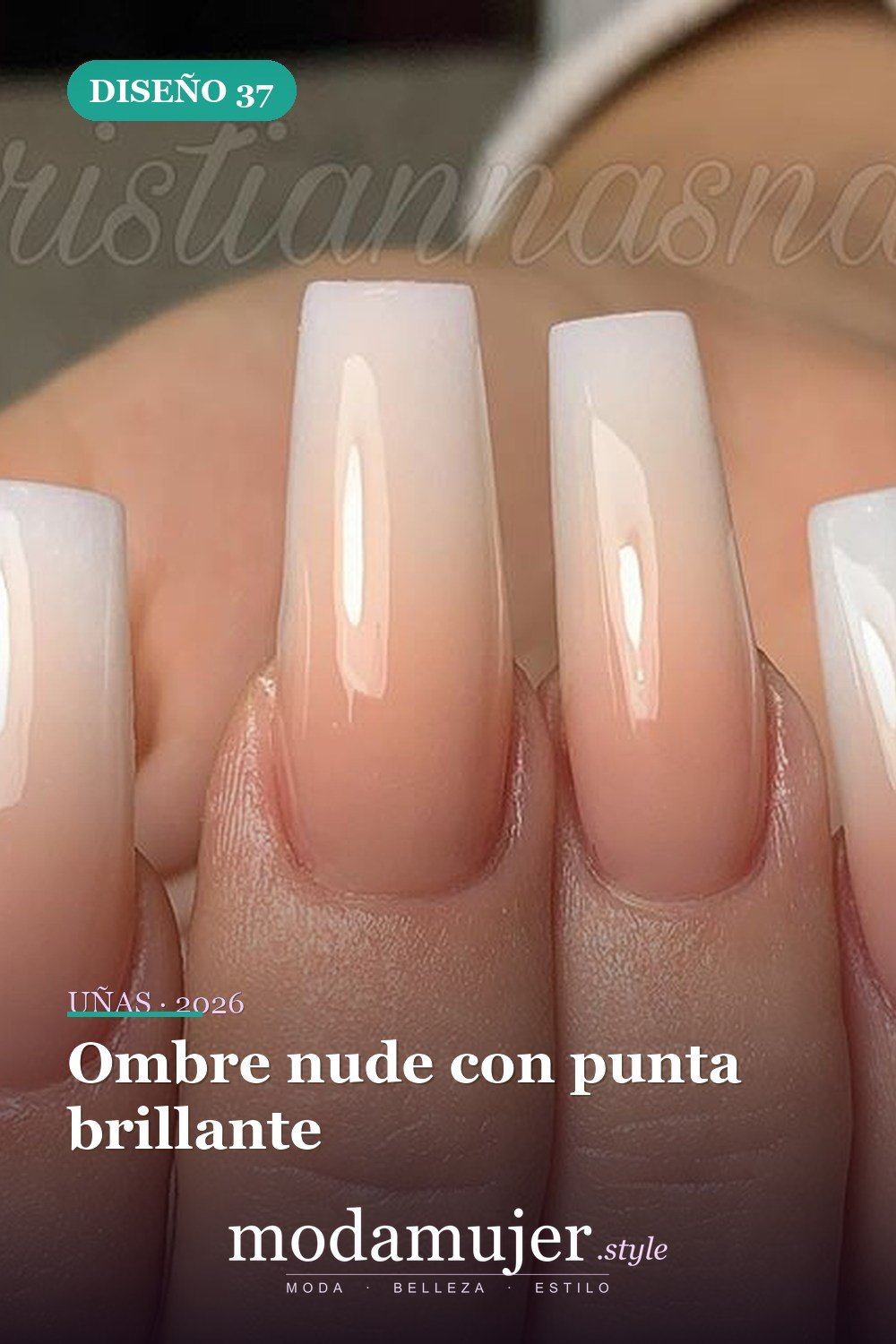 Ombre nude con punta brillante — 60 hermosos diseños de uñas ombre que te encantarán