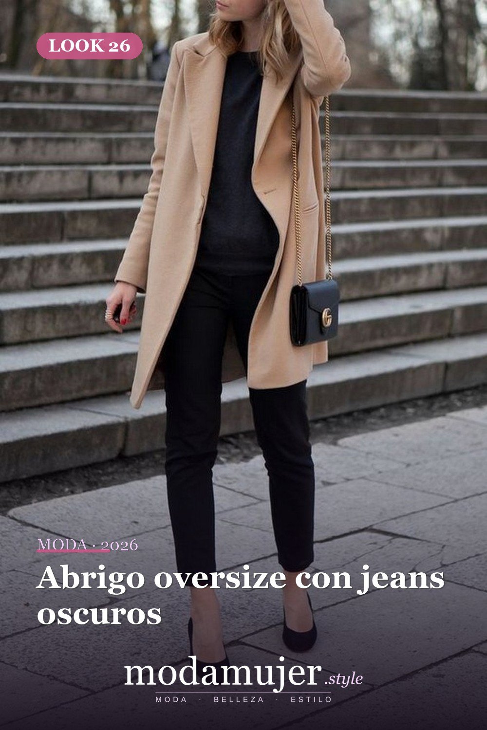 Abrigo oversize con jeans oscuros — 60+ Las mejores ideas de trajes de invierno de trabajo que te hacen más genial