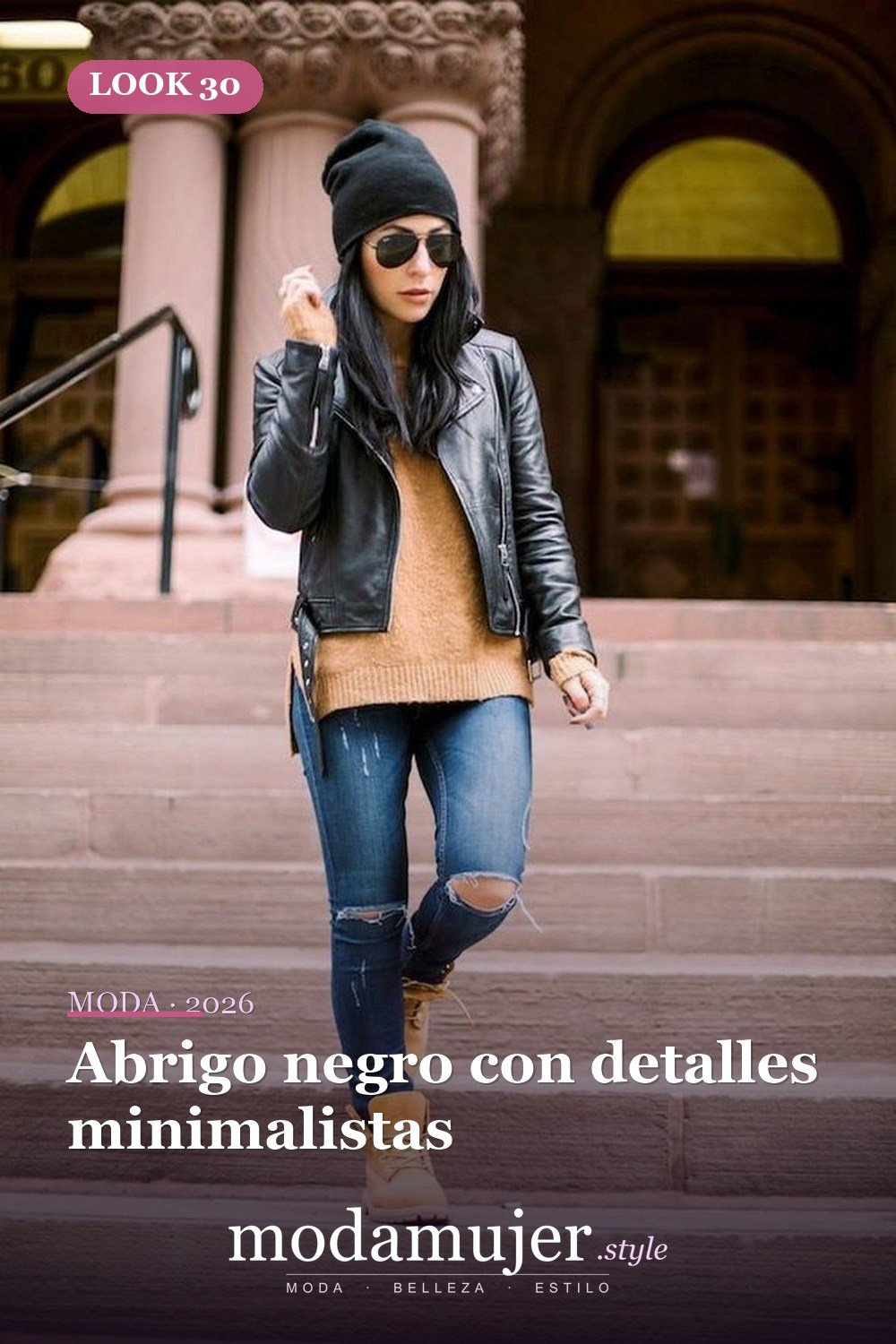 Abrigo negro con detalles minimalistas — 60+ Las mejores ideas de trajes de invierno de trabajo que te hacen más genial