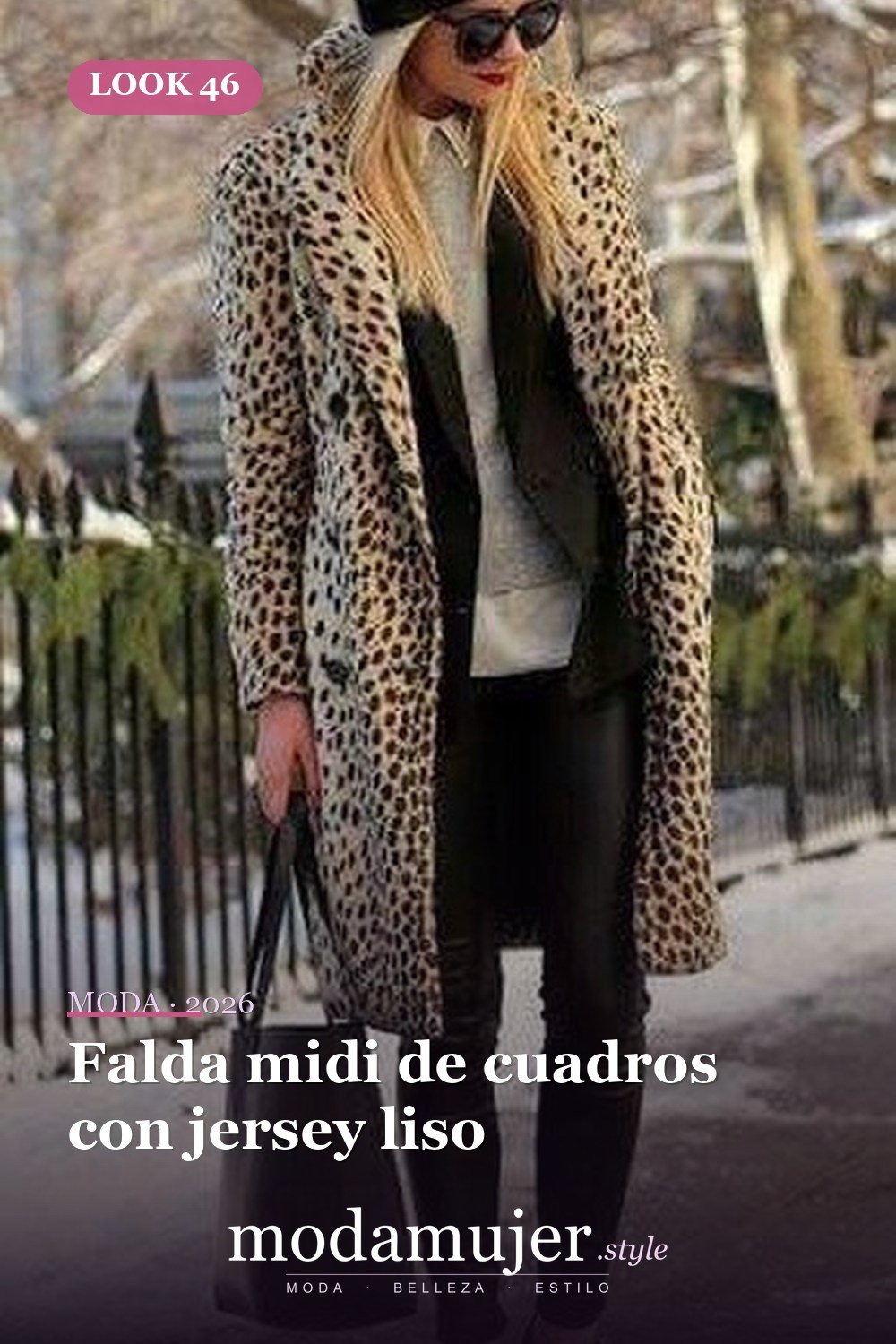 Falda midi de cuadros con jersey liso — 60+ Las mejores ideas de trajes de invierno de trabajo que te hacen más genial