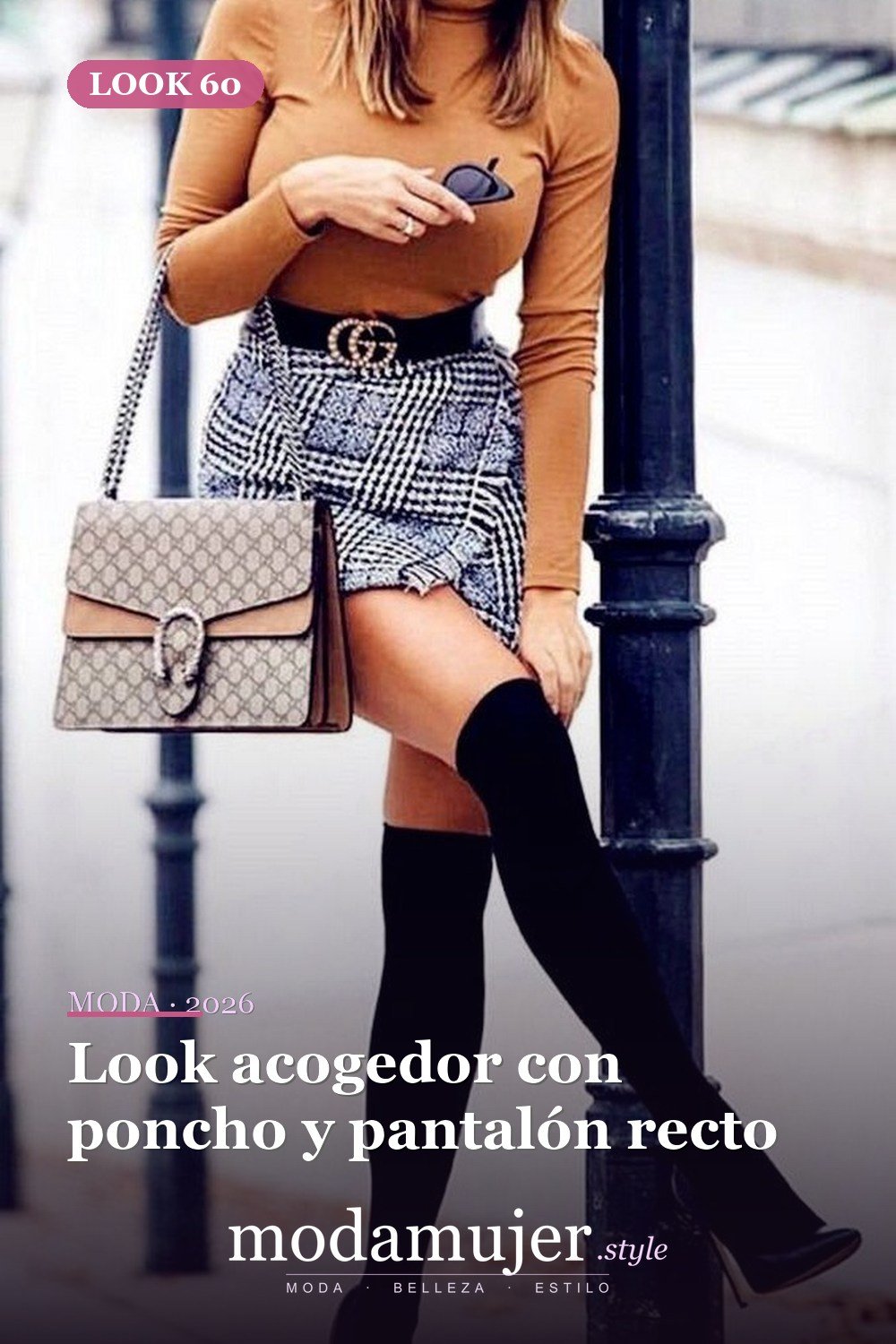 Look acogedor con poncho y pantalón recto — 60+ Las mejores ideas de trajes de invierno de trabajo que te hacen más genial