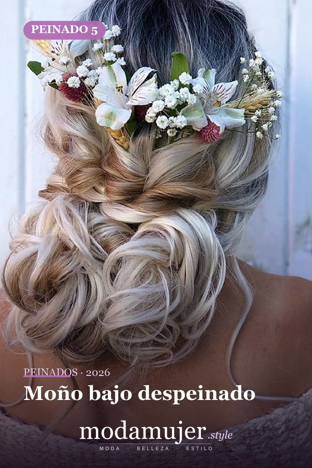 Moño bajo despeinado — 62 ideas de peinados románticos para bodas y ocasiones especiales