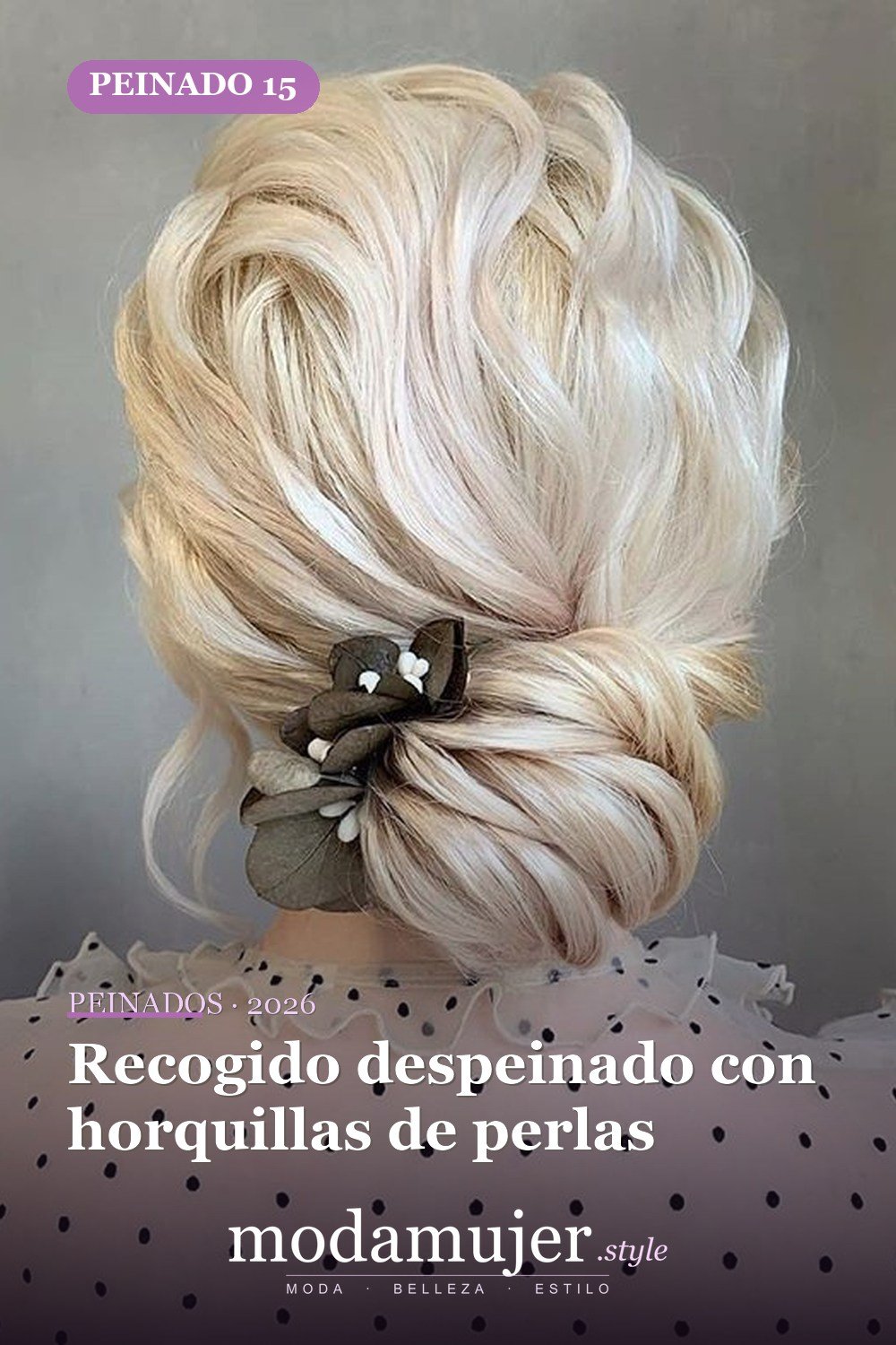 Recogido despeinado con horquillas de perlas — 62 ideas de peinados románticos para bodas y ocasiones especiales