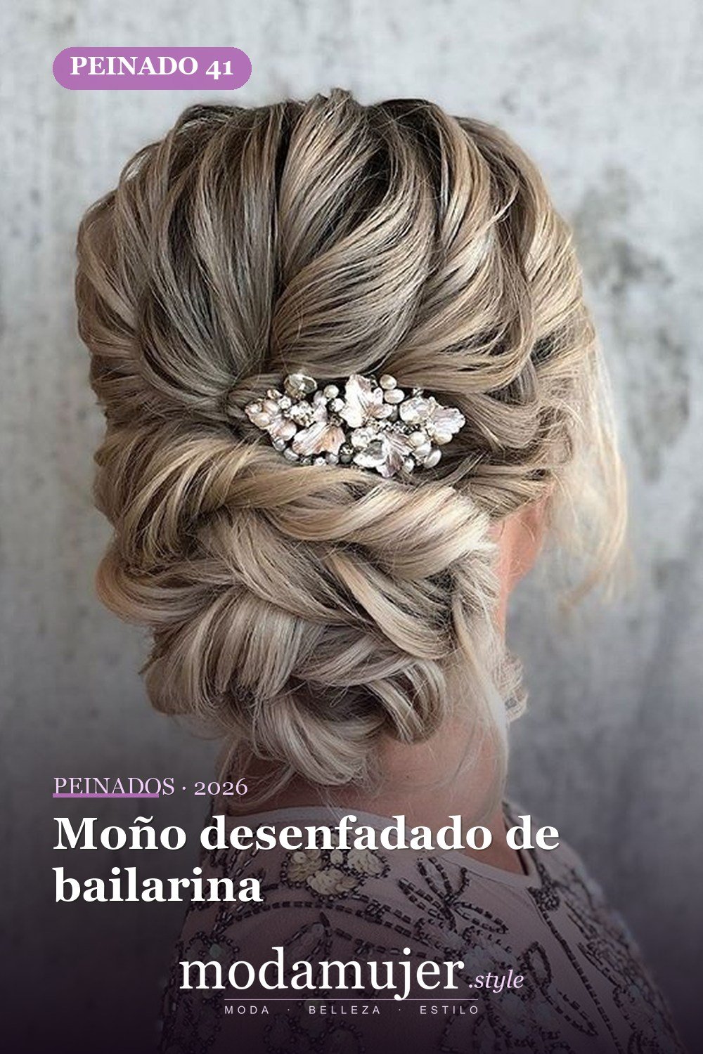 Moño desenfadado de bailarina — 62 ideas de peinados románticos para bodas y ocasiones especiales