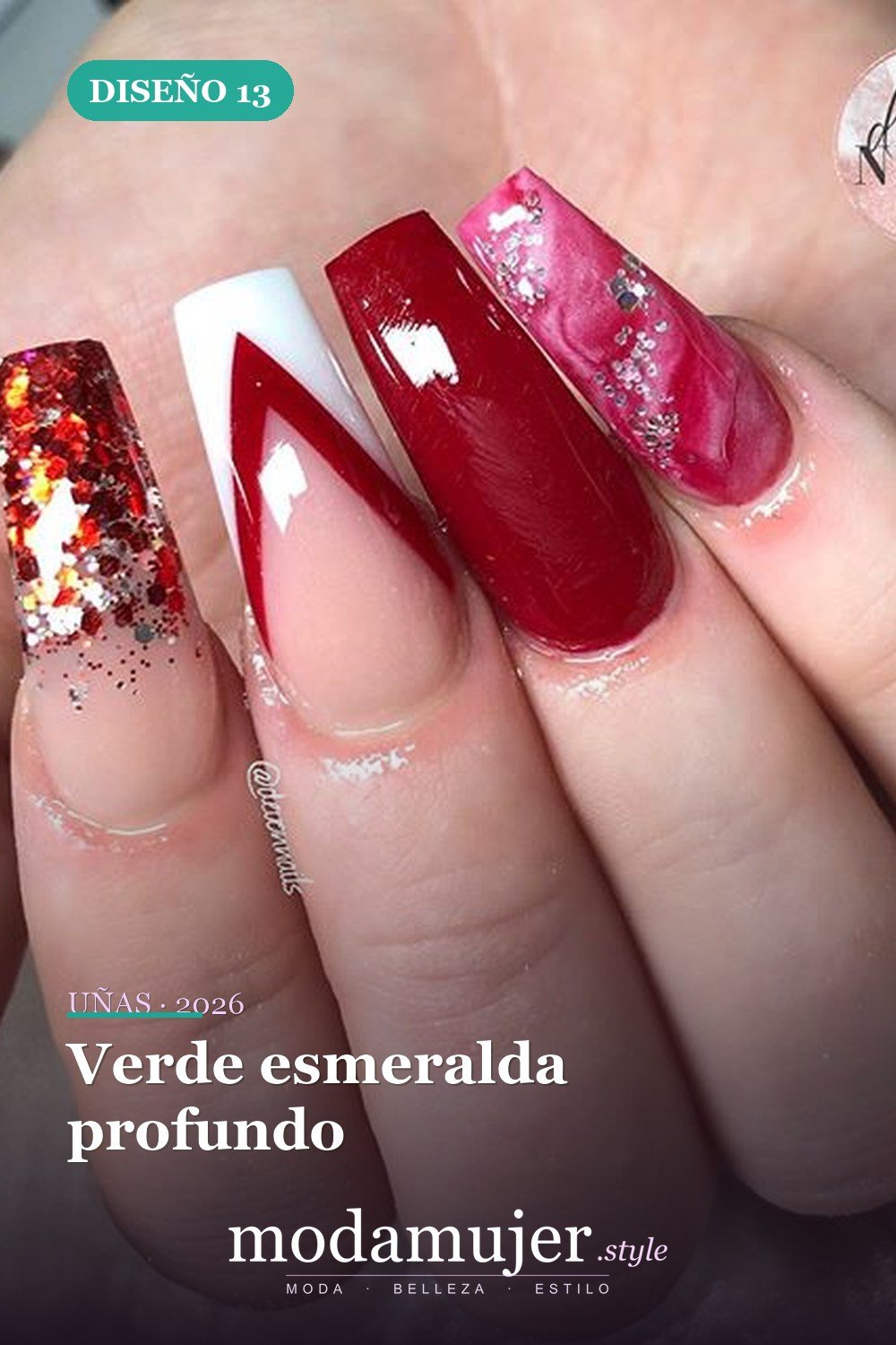Verde esmeralda profundo — 69 ideas de diseño completo de uñas para inspirar tu próxima manicura
