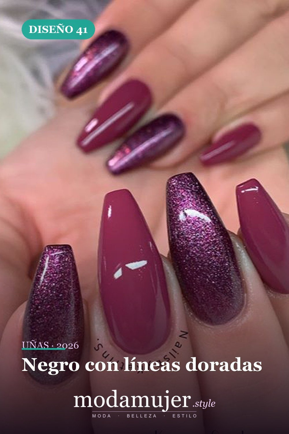 Negro con líneas doradas — 69 ideas de diseño completo de uñas para inspirar tu próxima manicura