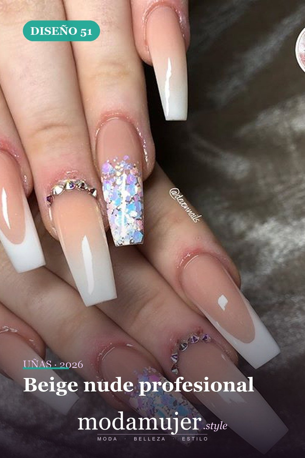 Beige nude profesional — 69 ideas de diseño completo de uñas para inspirar tu próxima manicura