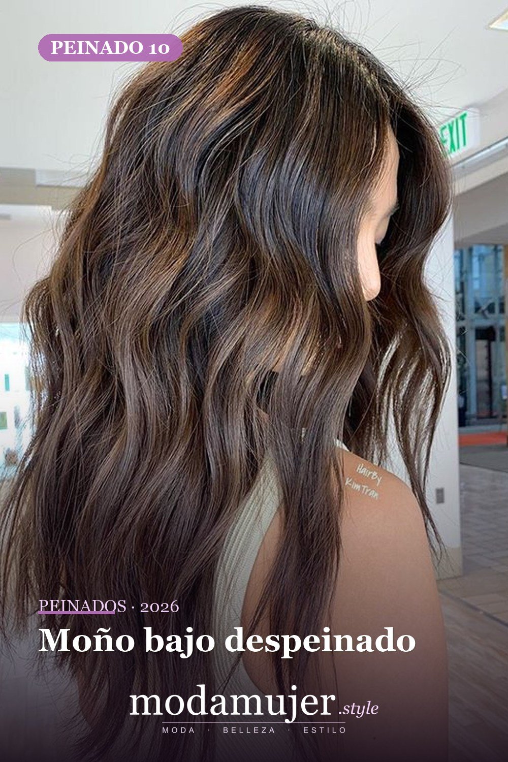 Moño bajo despeinado — 72 peinados de moda cabello largo