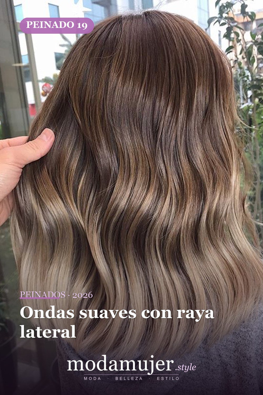 Ondas suaves con raya lateral — 72 peinados de moda cabello largo