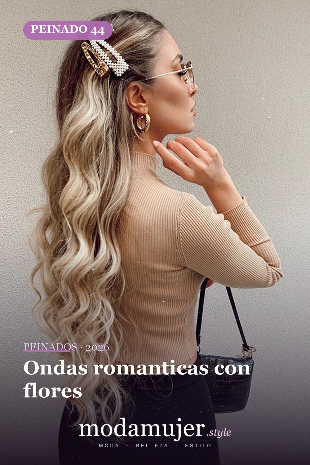 Ondas romanticas con flores — 72 peinados de moda cabello largo