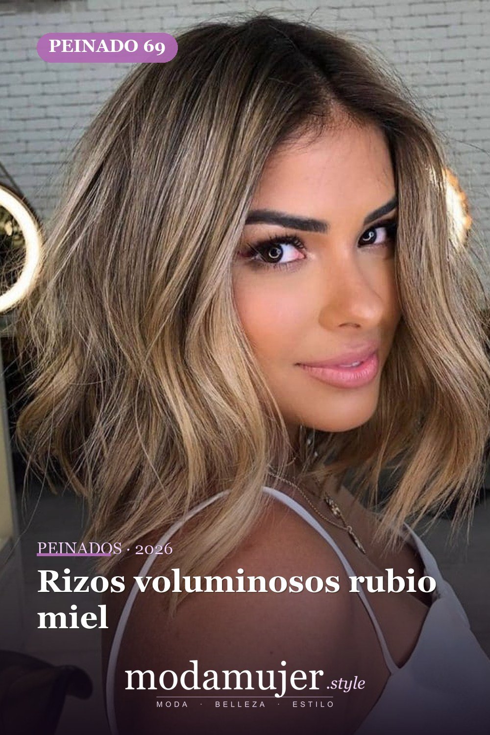 Rizos voluminosos rubio miel — 79 mejores y hermosos peinados de media longitud