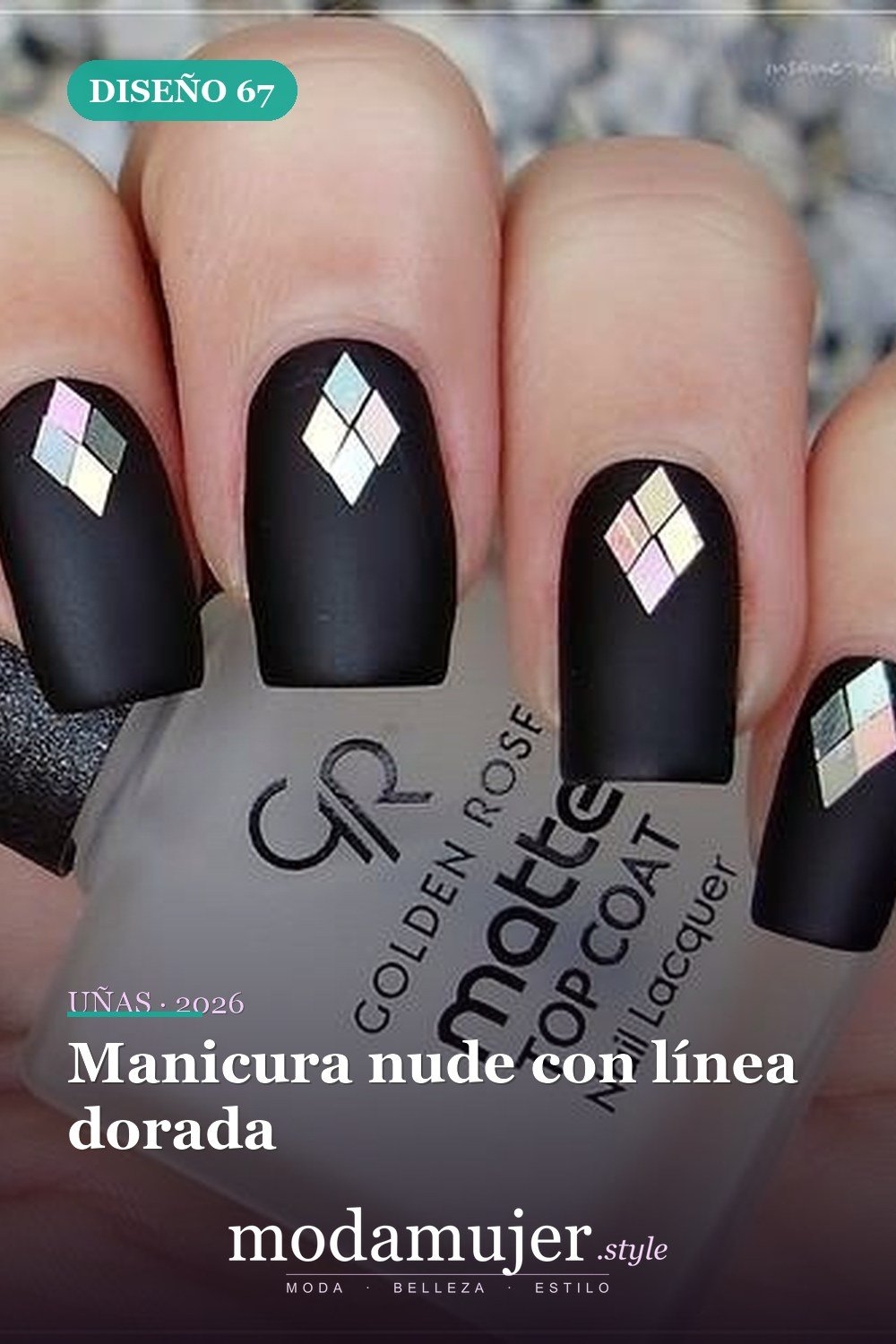 Manicura nude con línea dorada — 81 Diseños de uñas fáciles para principiantes