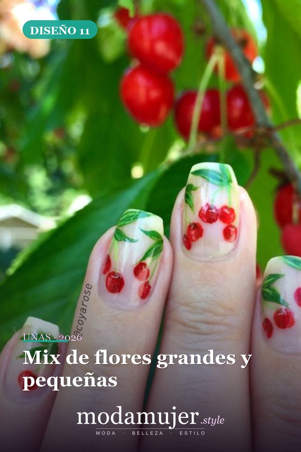 Mix de flores grandes y pequeñas — Artista de Instagram pinta sus uñas con diseños florales