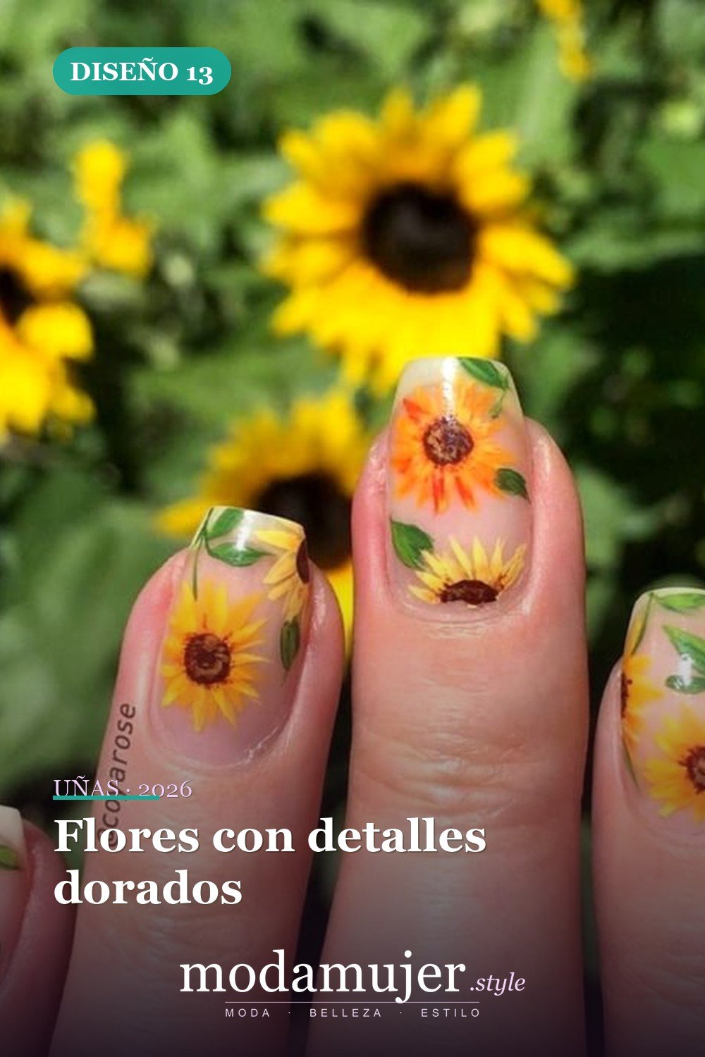 Flores con detalles dorados — Artista de Instagram pinta sus uñas con diseños florales