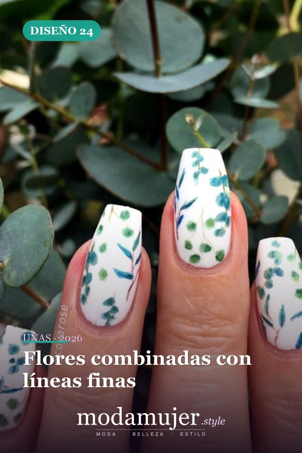 Flores combinadas con líneas finas — Artista de Instagram pinta sus uñas con diseños florales