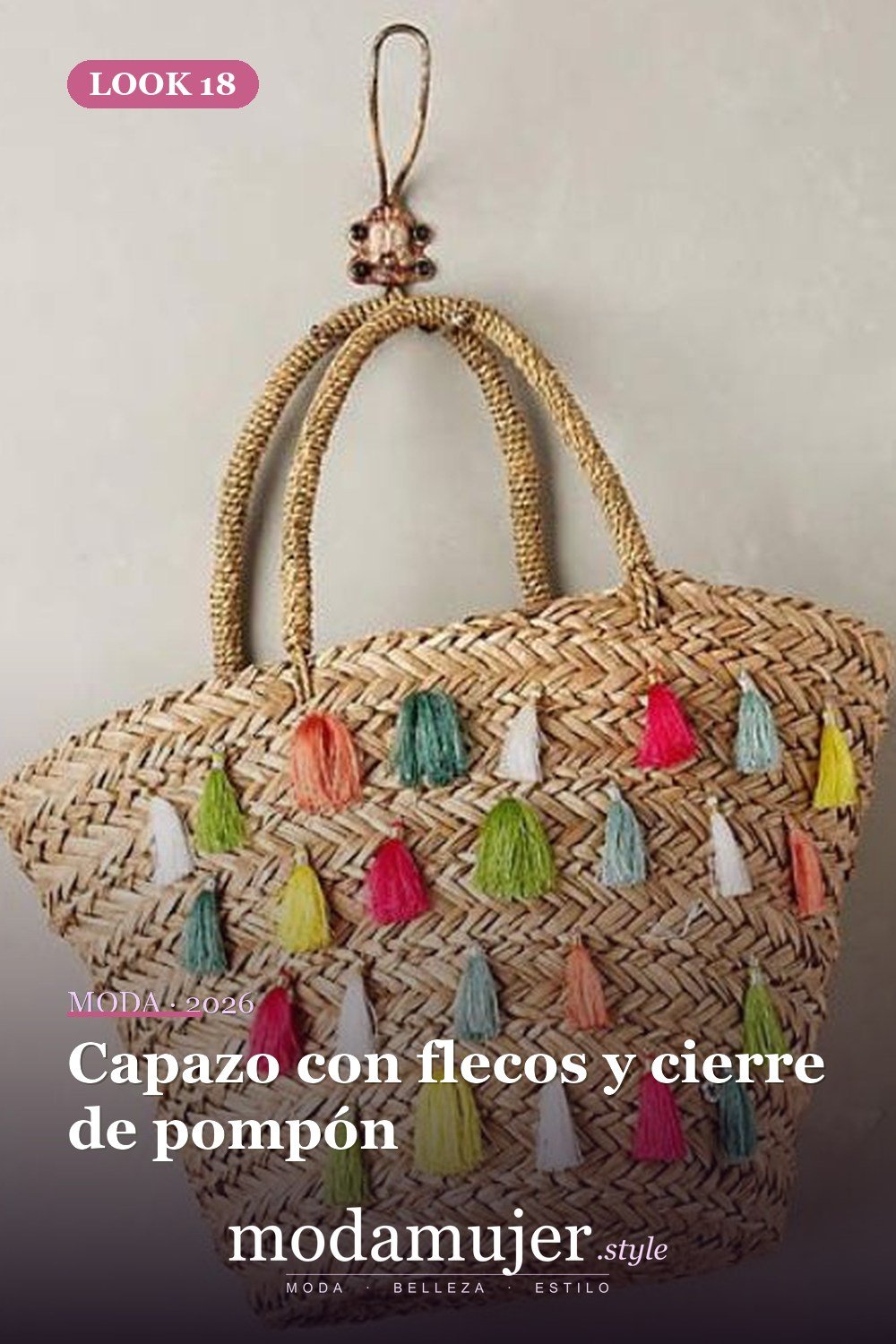 Capazo con flecos y cierre de pompón — Bolsas de playa de paja con pompones y flecos de colores