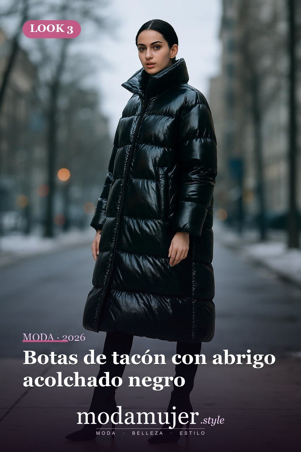 Botas de tacón con abrigo acolchado negro — Botas y abrigos para el invierno 2026: 12 combinaciones con estilo Botas de tacón con abrigo acolchado negro — Botas y abrigos para el invierno 2026: 12 combinaciones con estilo