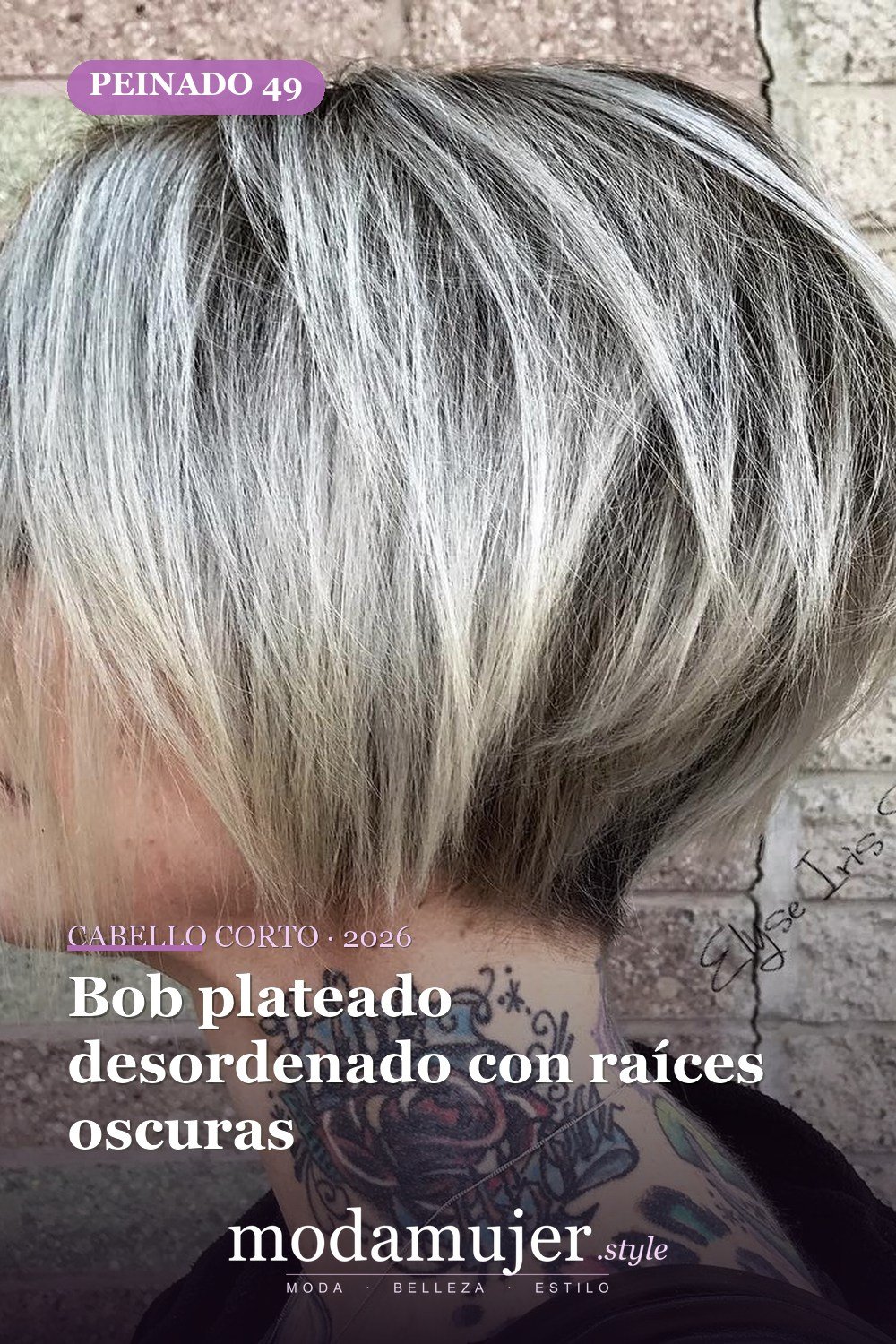 Bob plateado desordenado con raíces oscuras — corte de cabello corto y picado para 2026