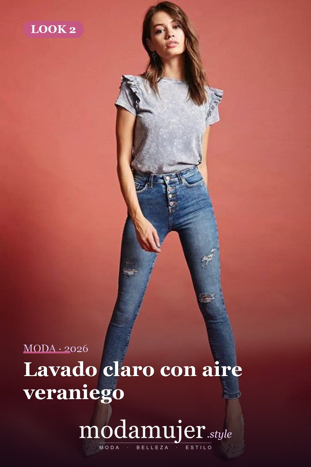 Lavado claro con aire veraniego — Cómo combinar jeans con botones: las 13 mejores ideas para vestir para mujer
