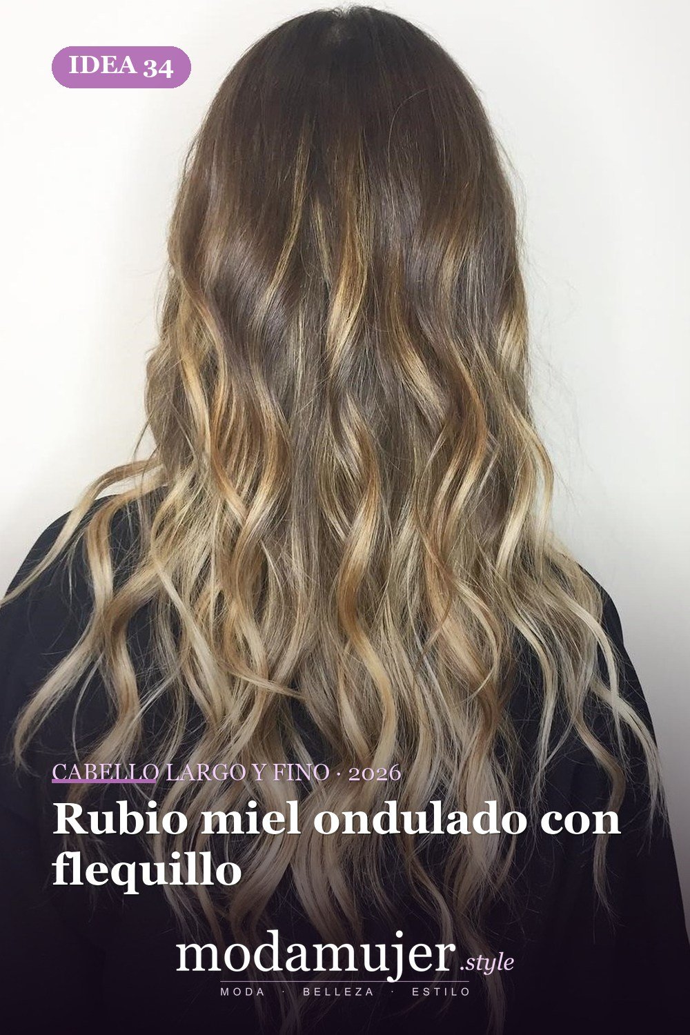 Rubio miel ondulado con flequillo