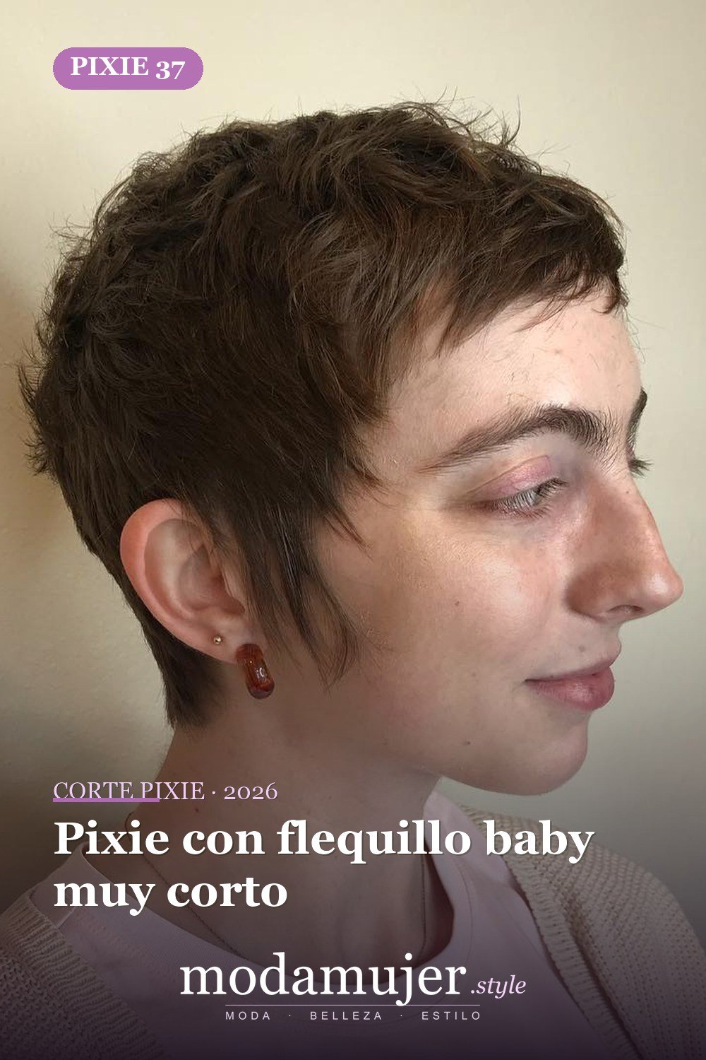 Pixie con flequillo baby muy corto — corte de pixie corto 2026