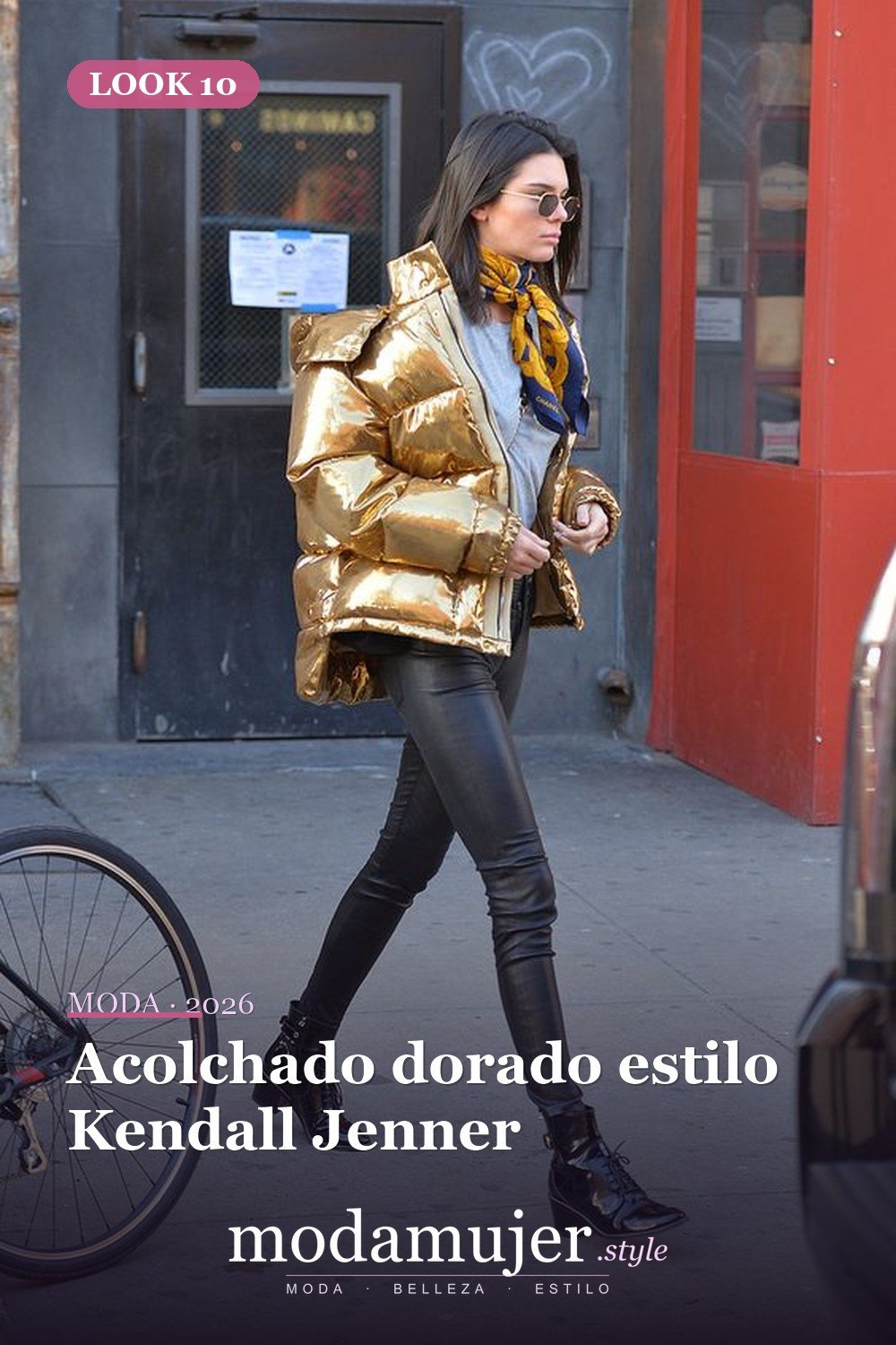 Acolchado dorado estilo Kendall Jenner — Guía de abrigos acolchados: tipos y 23 ideas de looks 2026
