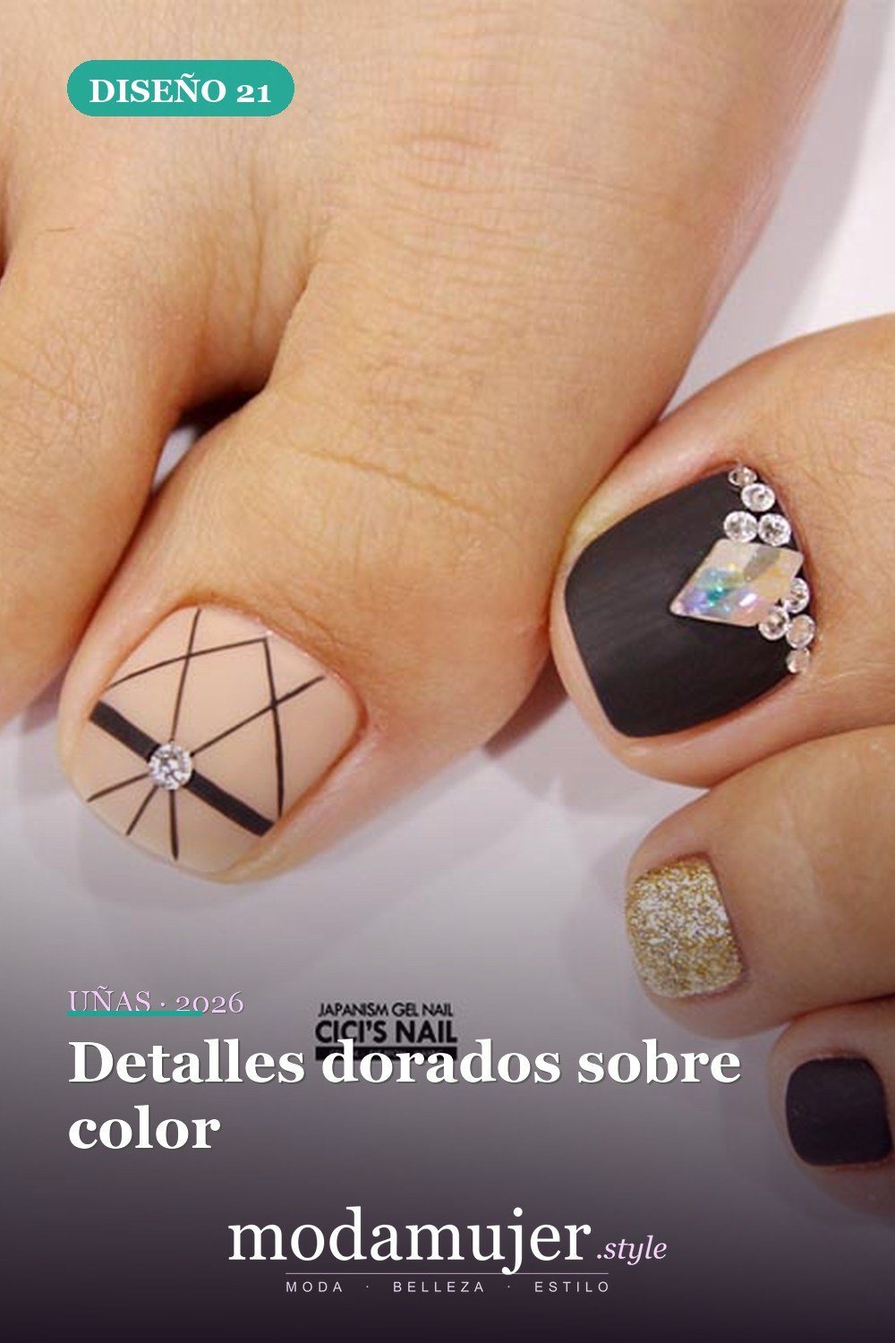 Detalles dorados sobre color — Ideas de pedicura para tus fabulosas uñas