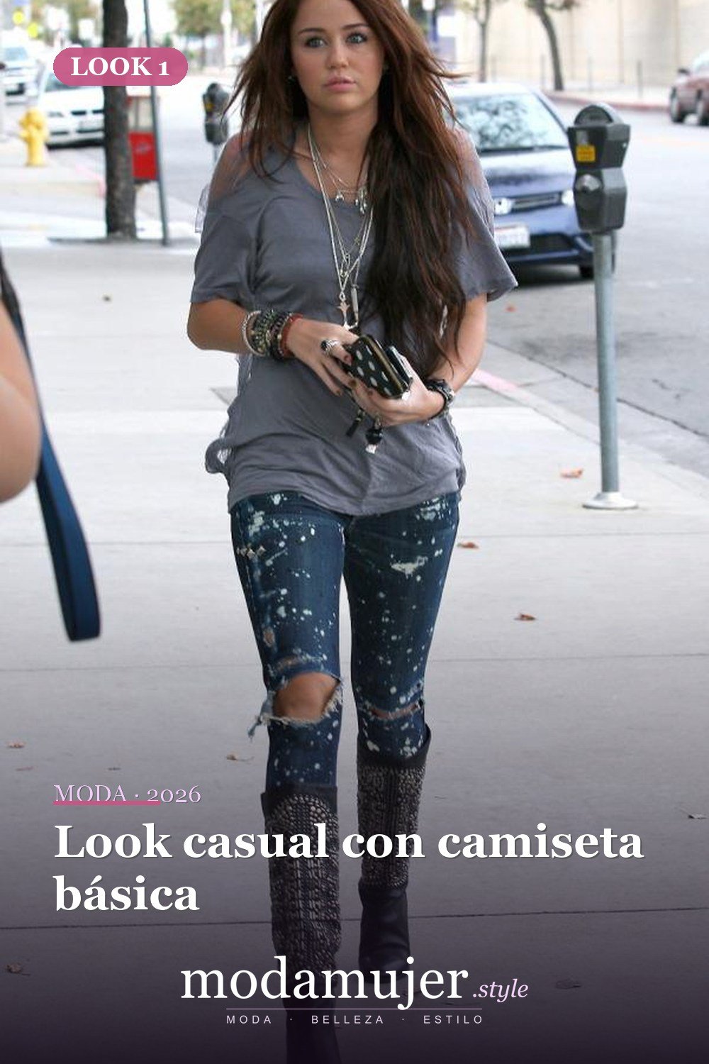 Look casual con camiseta básica — Las mejores ideas de atuendos con jeans de salpicaduras de pintura Look casual con camiseta básica — Las mejores ideas de atuendos con jeans de salpicaduras de pintura
