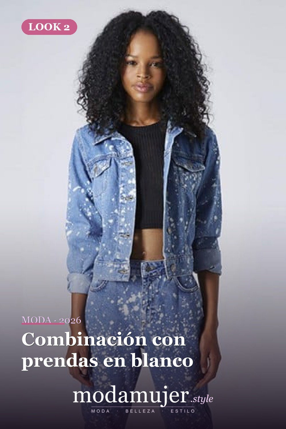 Combinación con prendas en blanco — Las mejores ideas de atuendos con jeans de salpicaduras de pintura Combinación con prendas en blanco — Las mejores ideas de atuendos con jeans de salpicaduras de pintura