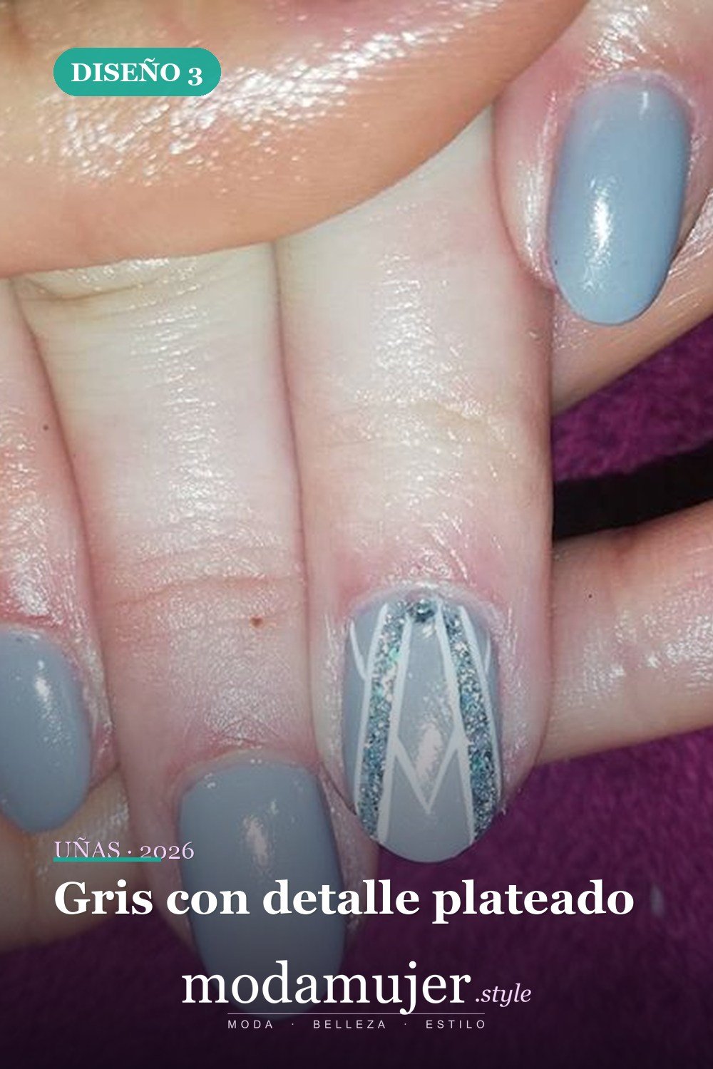 Gris con detalle plateado — Las 85 mejores ideas grises para uñas que te encantarán