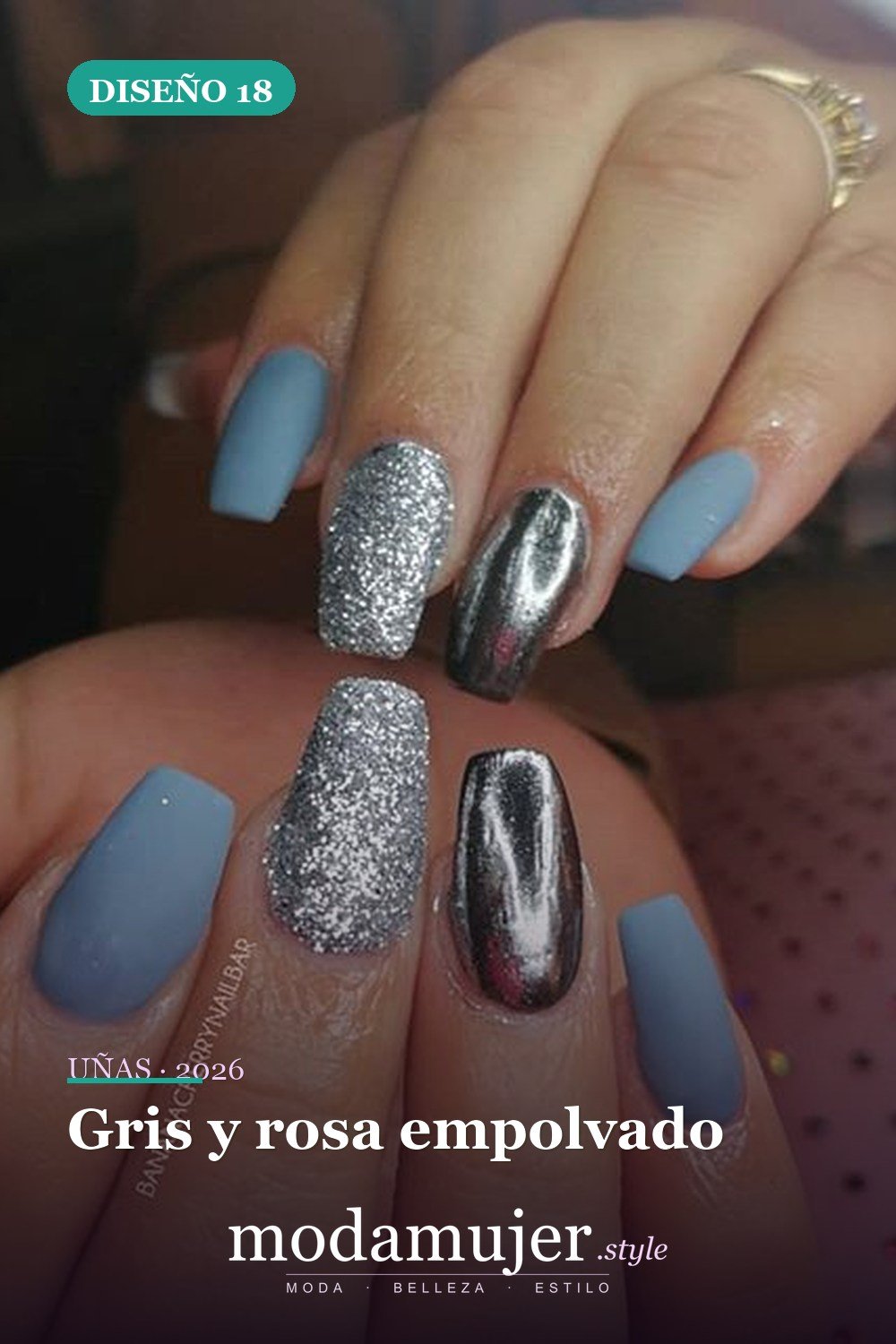 Gris y rosa empolvado — Las 85 mejores ideas grises para uñas que te encantarán