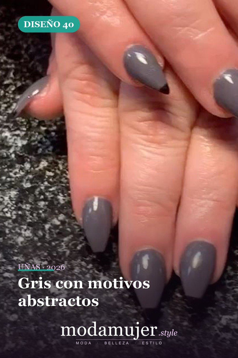 Gris con motivos abstractos — Las 85 mejores ideas grises para uñas que te encantarán