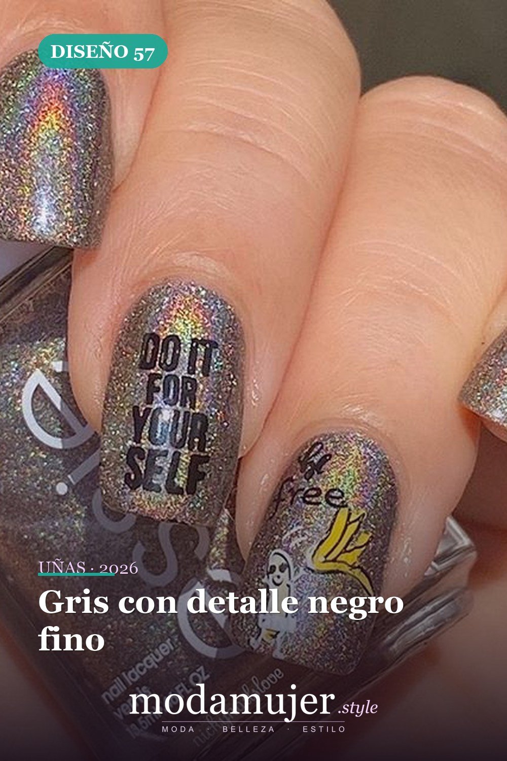 Gris con detalle negro fino — Las 85 mejores ideas grises para uñas que te encantarán