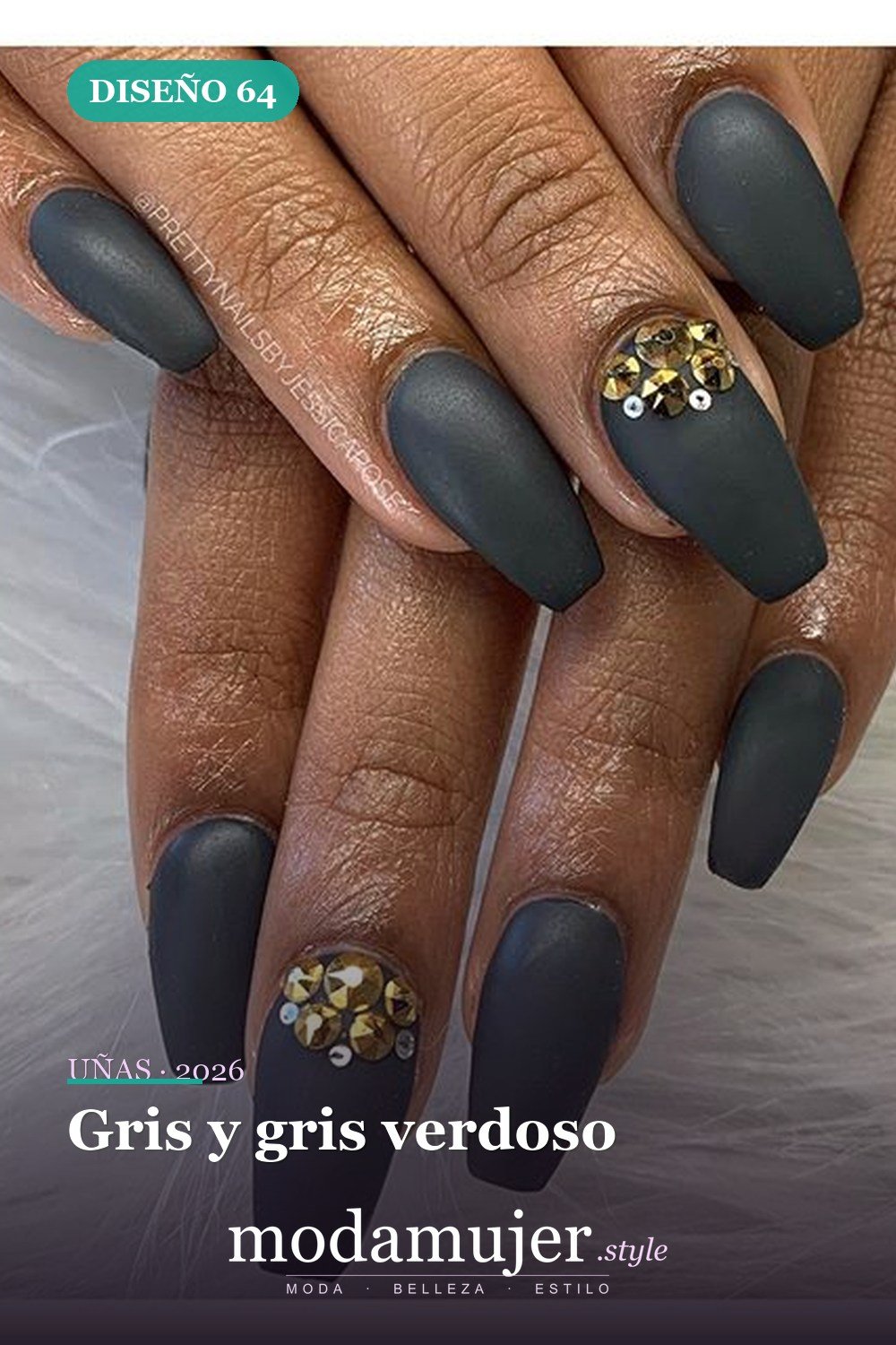 Gris y gris verdoso — Las 85 mejores ideas grises para uñas que te encantarán