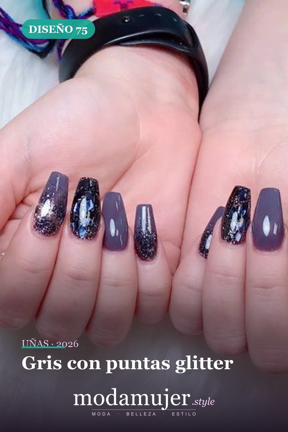 Gris con puntas glitter — Las 85 mejores ideas grises para uñas que te encantarán